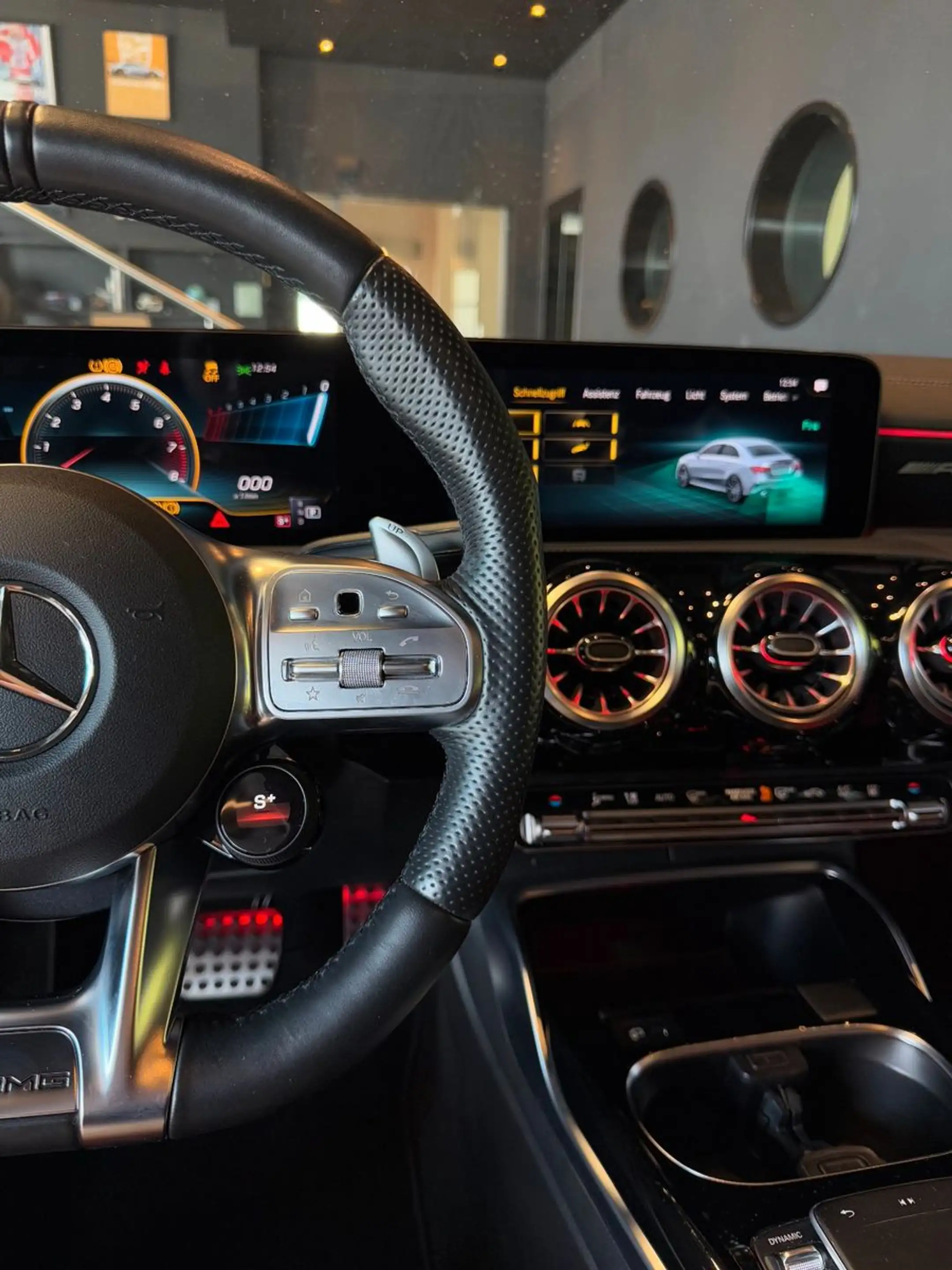Mercedes-Benz A 35 AMG Limousine*Pano*Schalensitze*Aero*HeadUp — photo 19