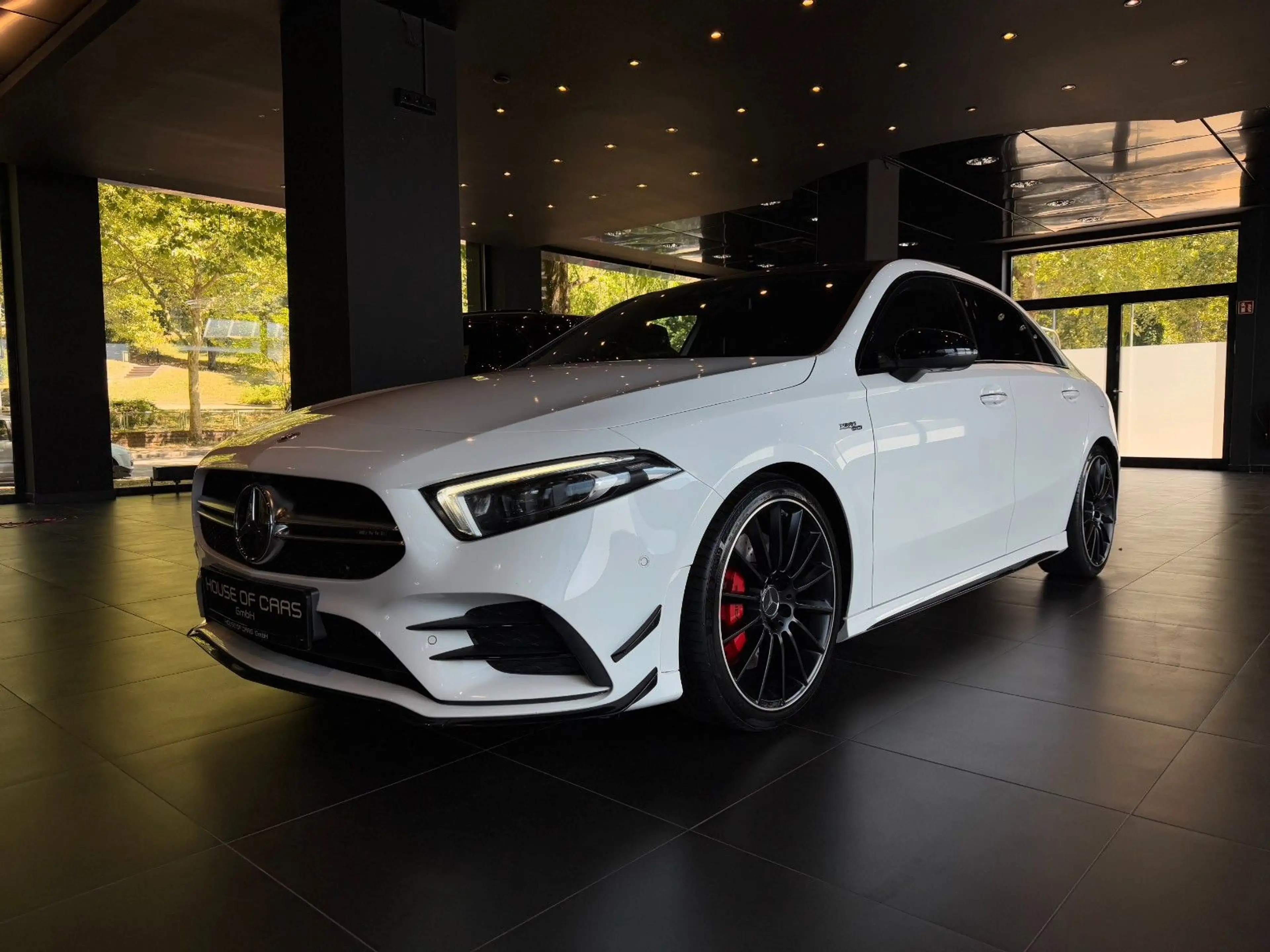 Mercedes-Benz A 35 AMG Limousine*Pano*Schalensitze*Aero*HeadUp — photo 9