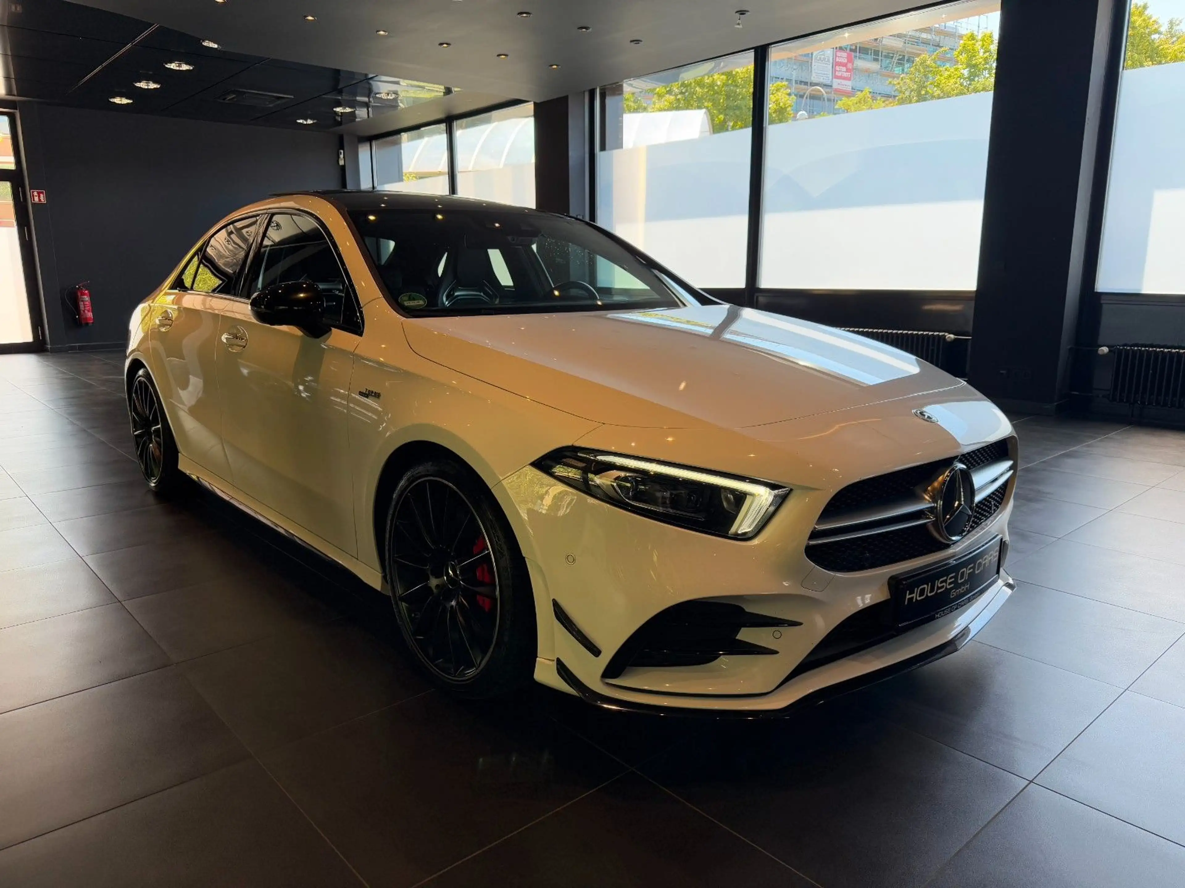 Mercedes-Benz A 35 AMG Limousine*Pano*Schalensitze*Aero*HeadUp — photo 2