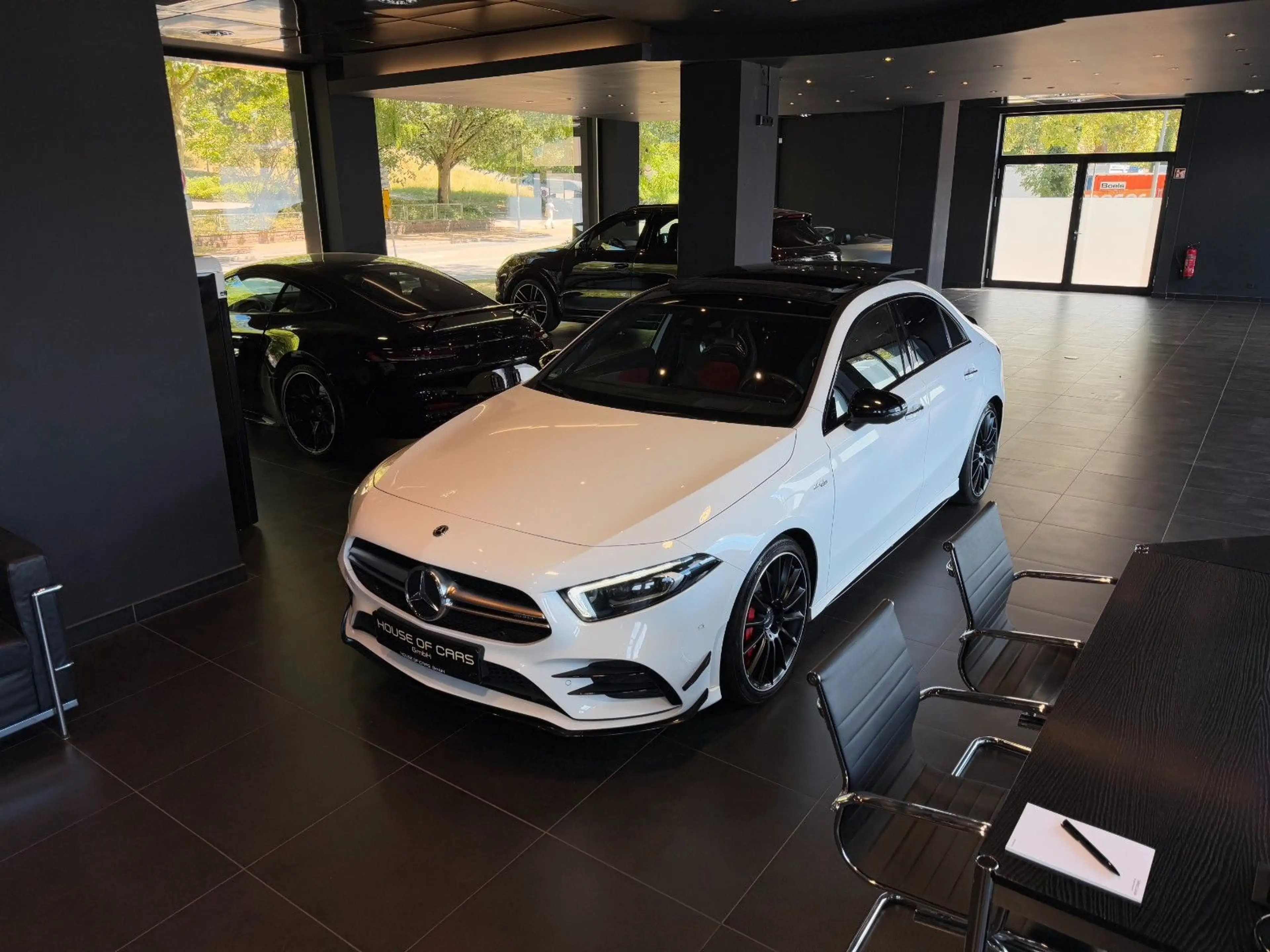 Mercedes-Benz A 35 AMG Limousine*Pano*Schalensitze*Aero*HeadUp — photo 4