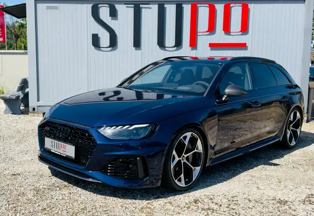 Audi RS4 COMPETITION PLUS GARANTI/ACC/HuD/PANO/BTM AGA/KERAMIK/Carbon