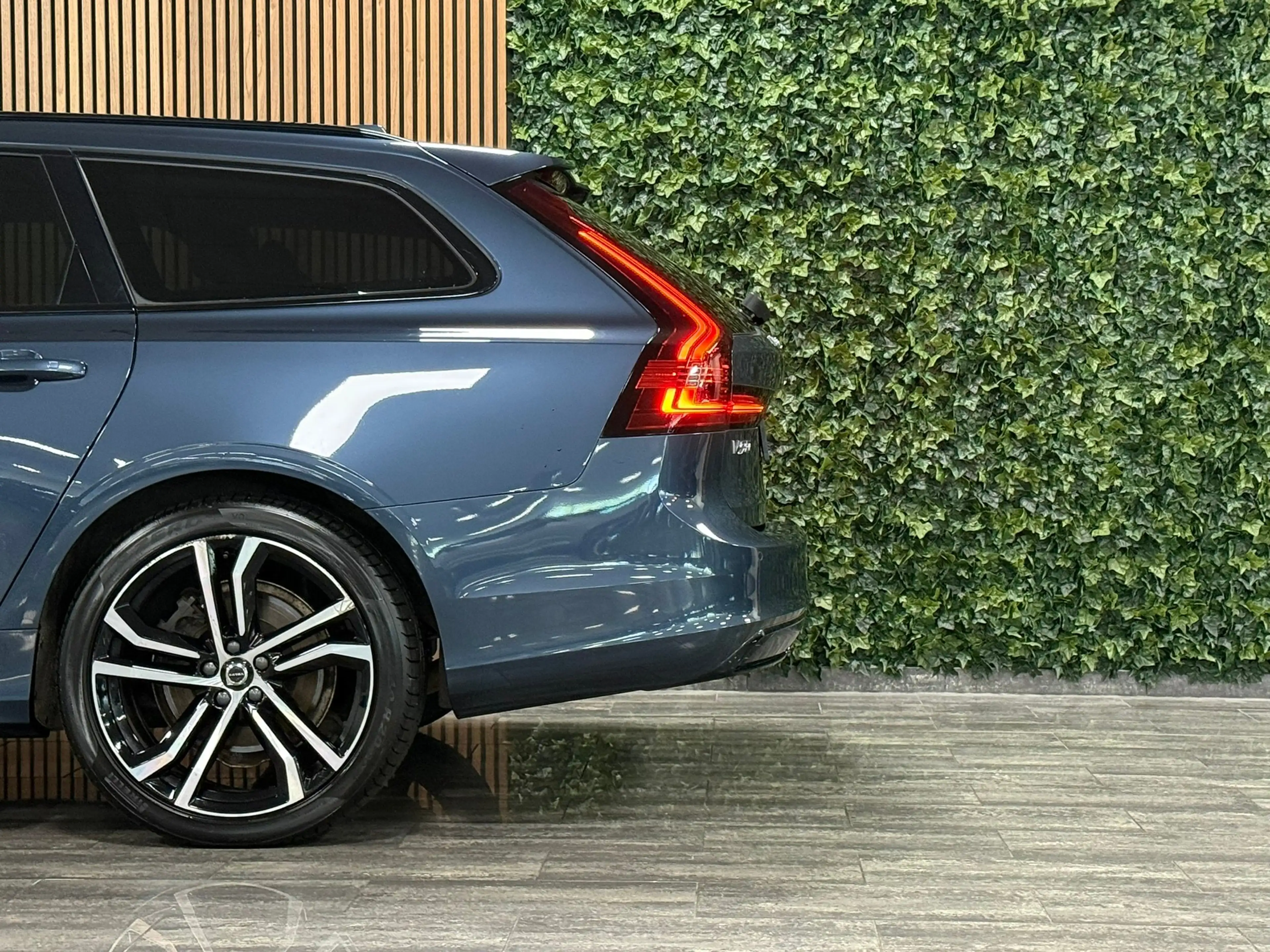 Volvo V90 T8 AWD Recharge Ultimate Dark | Bowers & Wilkins | — photo 7