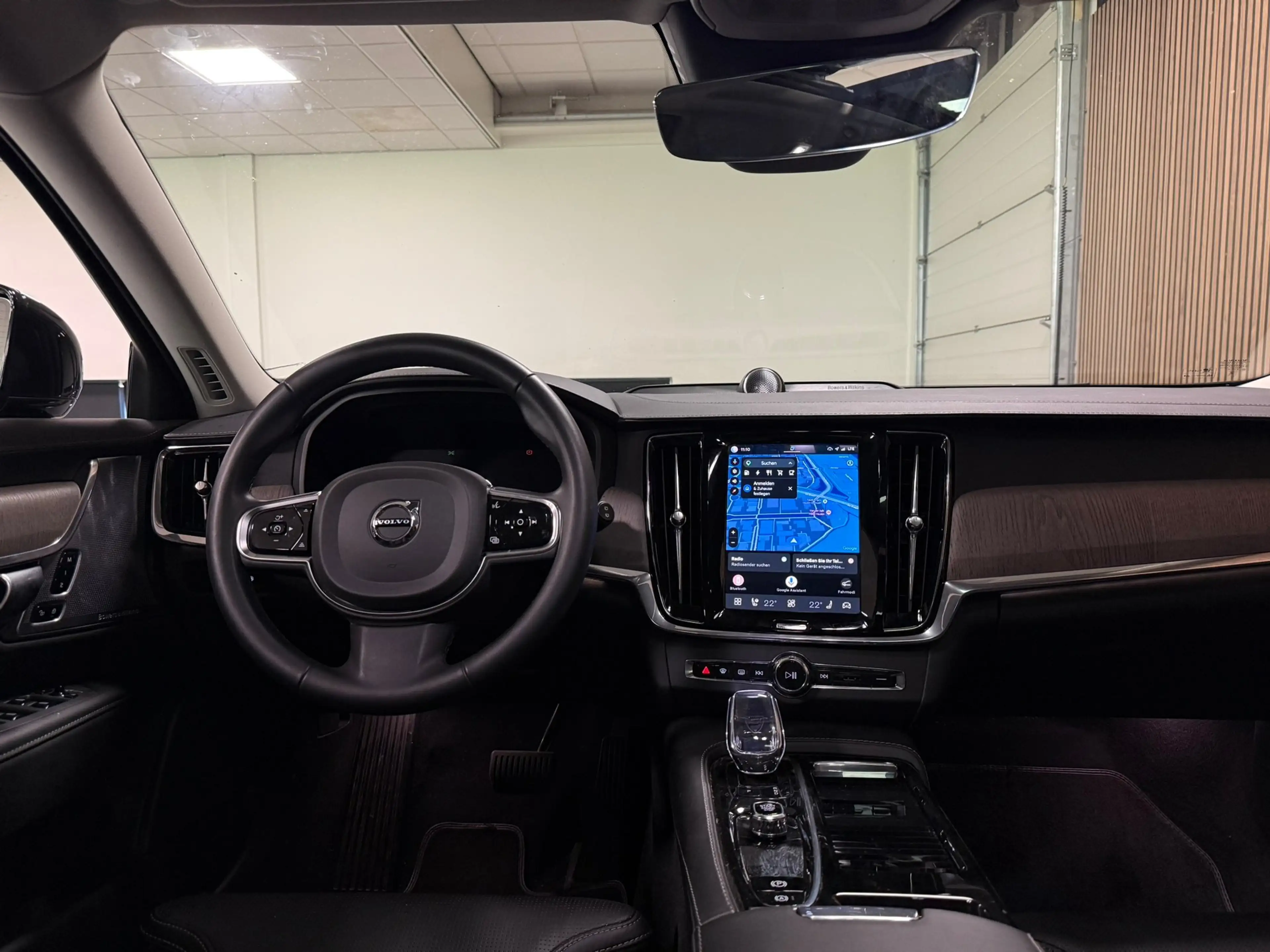 Volvo V90 T8 AWD Recharge Ultimate Dark | Bowers & Wilkins | — photo 14