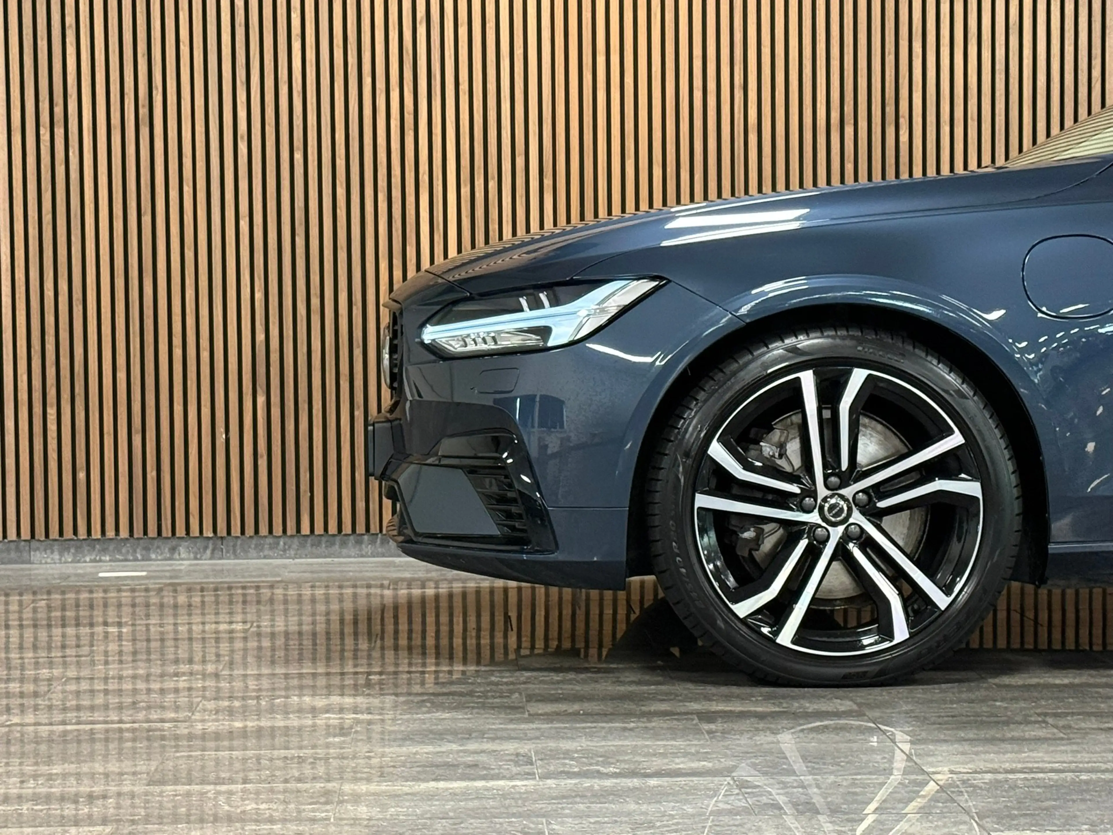 Volvo V90 T8 AWD Recharge Ultimate Dark | Bowers & Wilkins | — photo 6