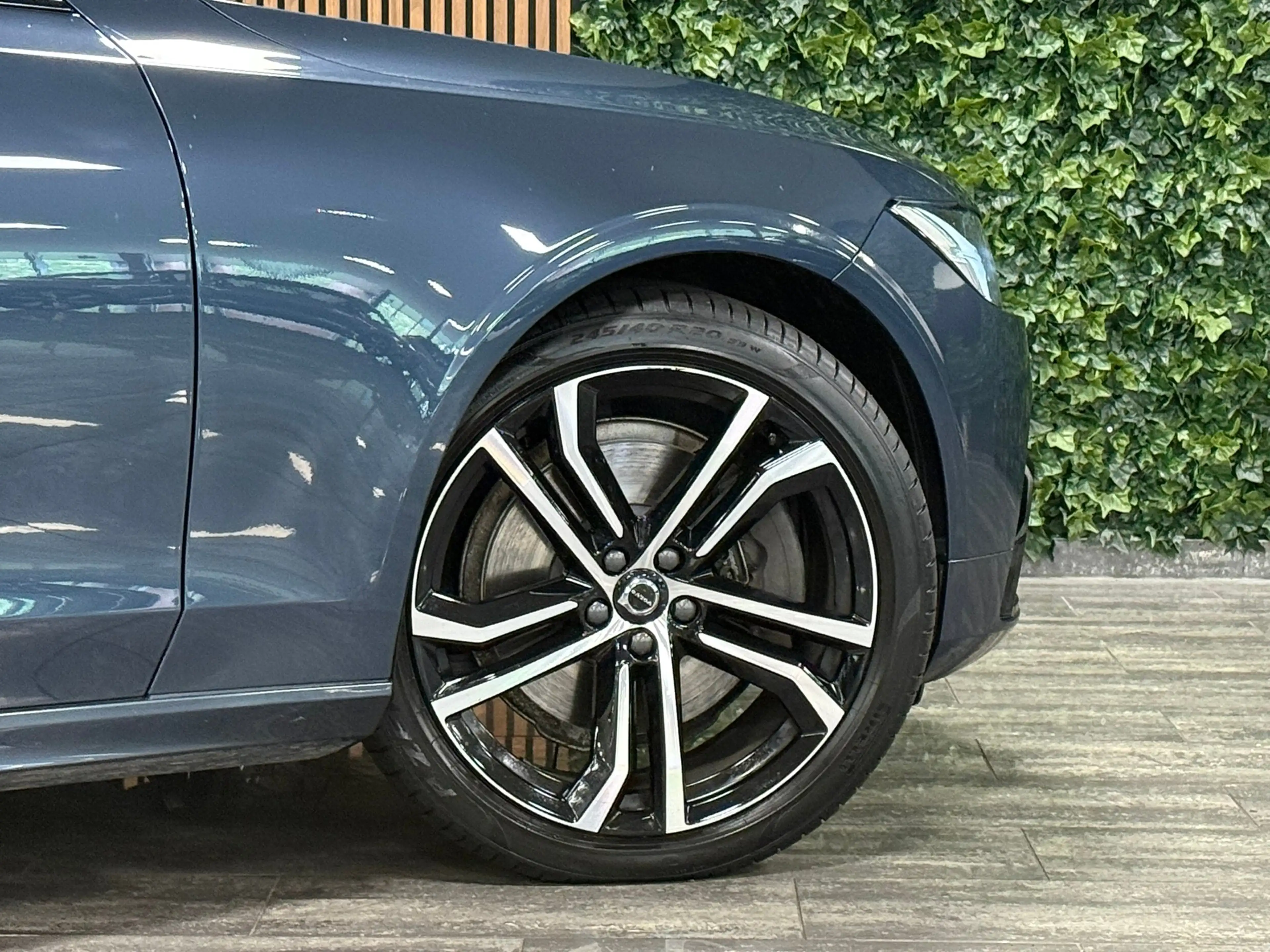 Volvo V90 T8 AWD Recharge Ultimate Dark | Bowers & Wilkins | — photo 4