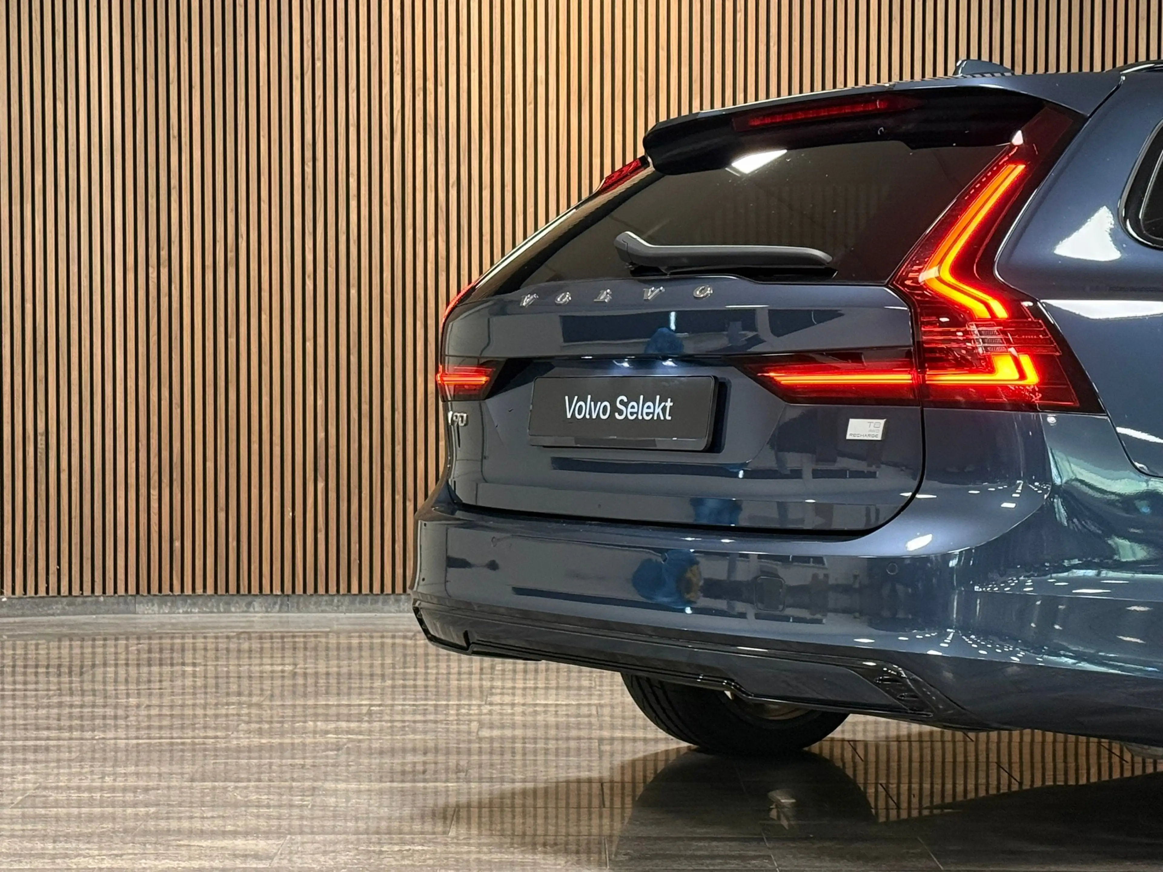 Volvo V90 T8 AWD Recharge Ultimate Dark | Bowers & Wilkins | — photo 10