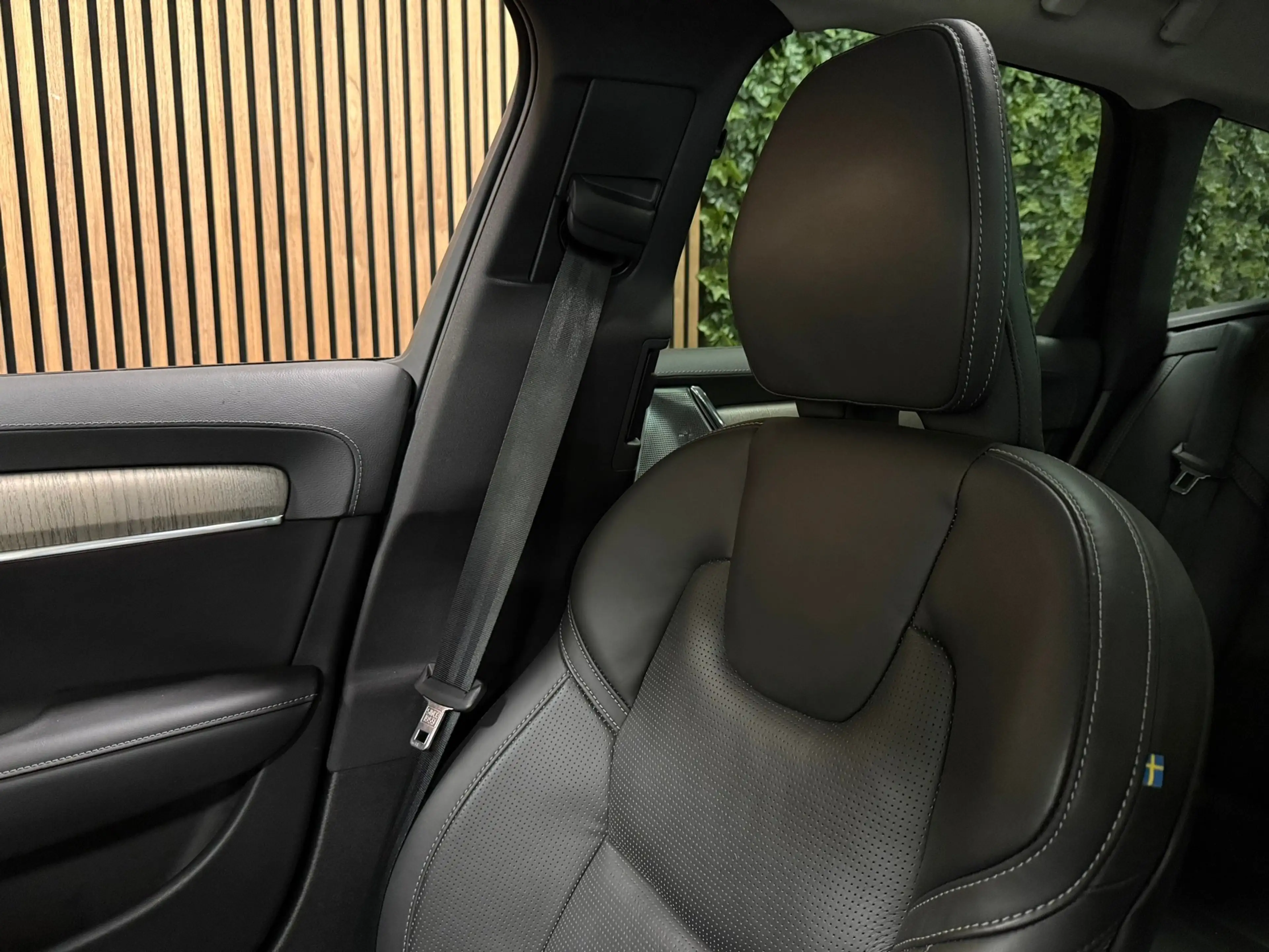 Volvo V90 T8 AWD Recharge Ultimate Dark | Bowers & Wilkins | — photo 40