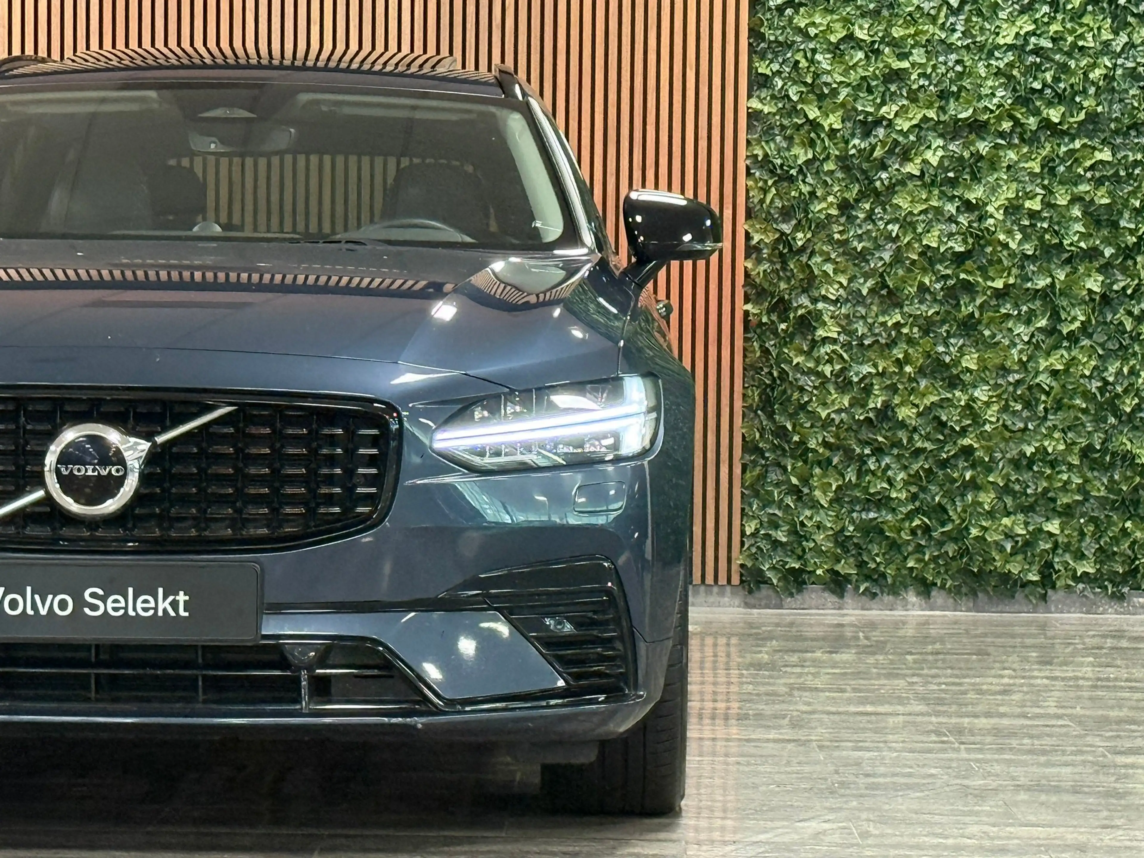 Volvo V90 T8 AWD Recharge Ultimate Dark | Bowers & Wilkins | — photo 11