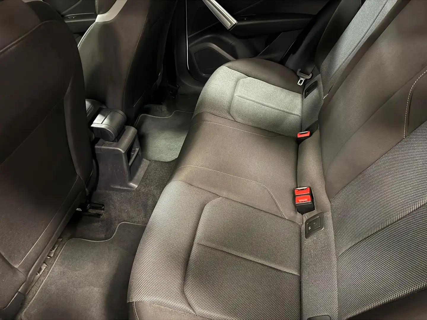 Audi Q2 1.6 tdi Sport s-tronic - 2