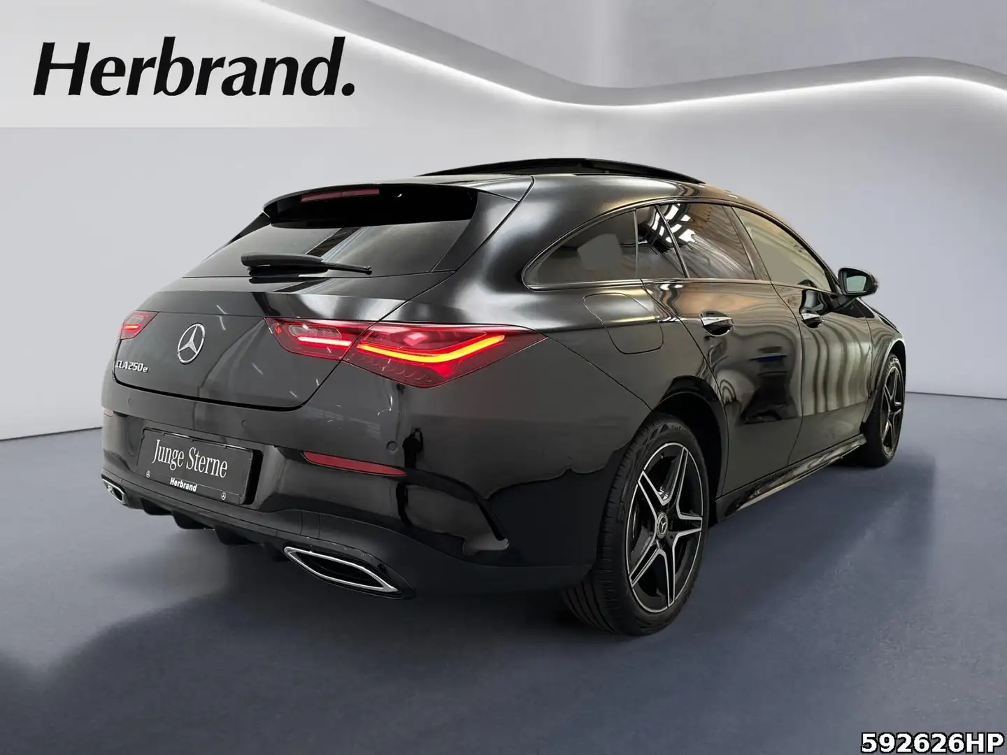Mercedes-Benz CLA 250 e Shooting Brake AMG  Night Pano Ambient Schwarz - 2
