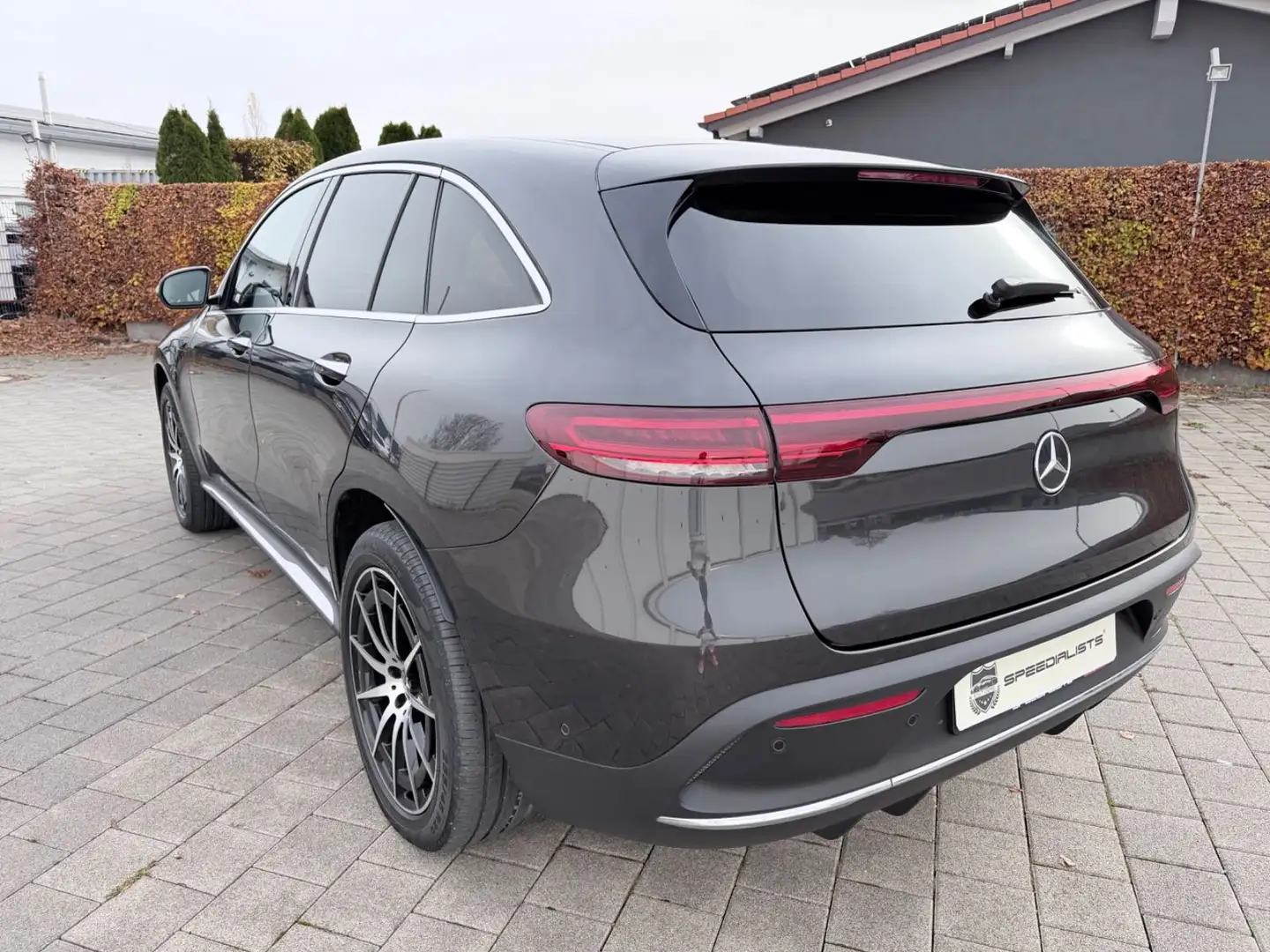 Mercedes-Benz EQC 400 400 4Matic / 2. Hand / Ceramicversiegelung Grau - 2