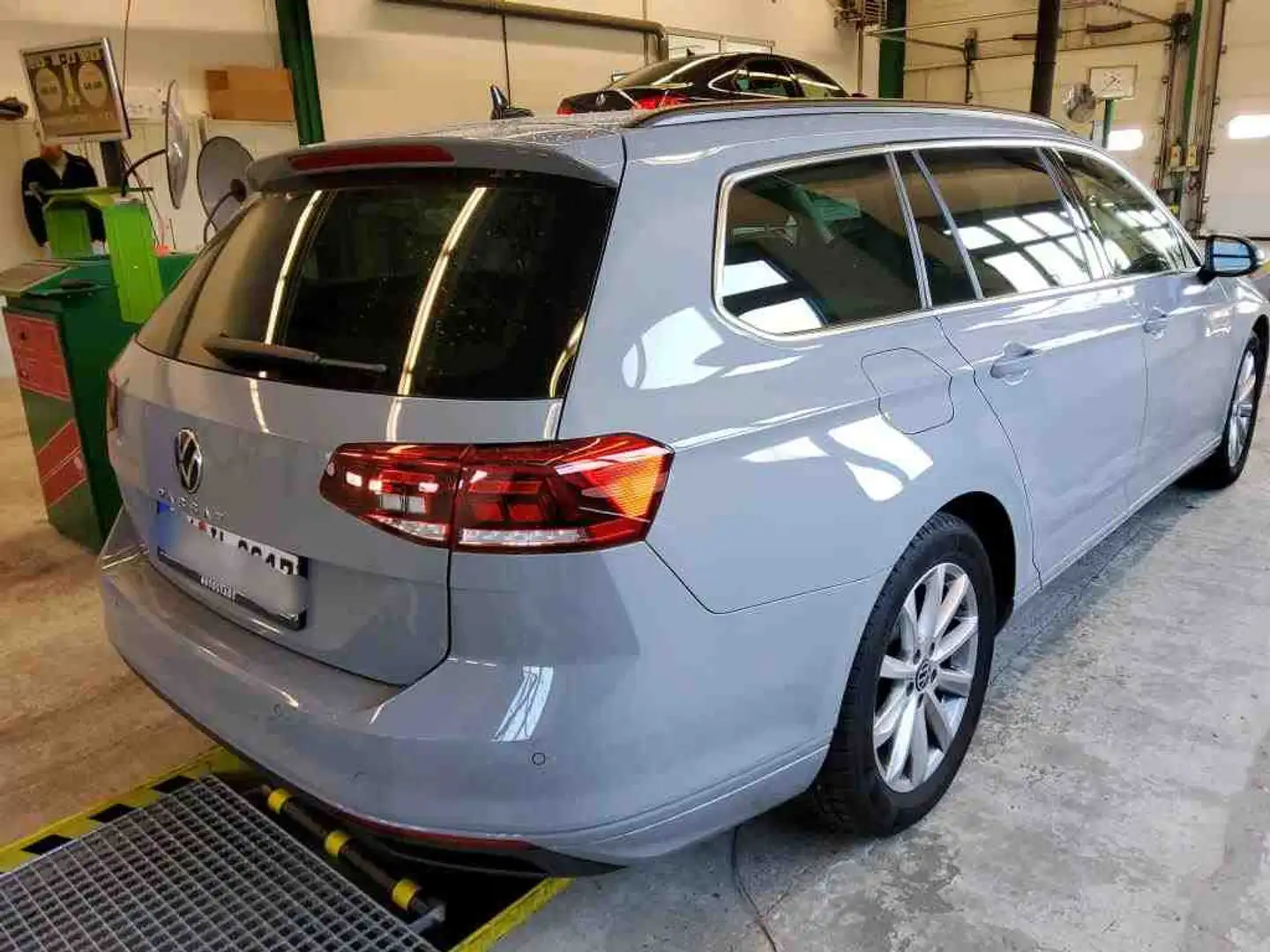 Volkswagen Passat Variant 1.5 TSI DSG BUISNESS*AHK*KAMERA*N Gris - 2