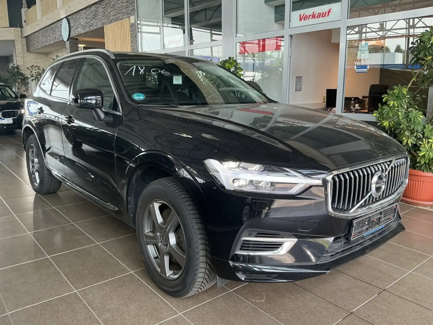 Volvo XC60 Inscription Recharge AWD*LED*R-Cam*Pano*AHK Schwarz - 2