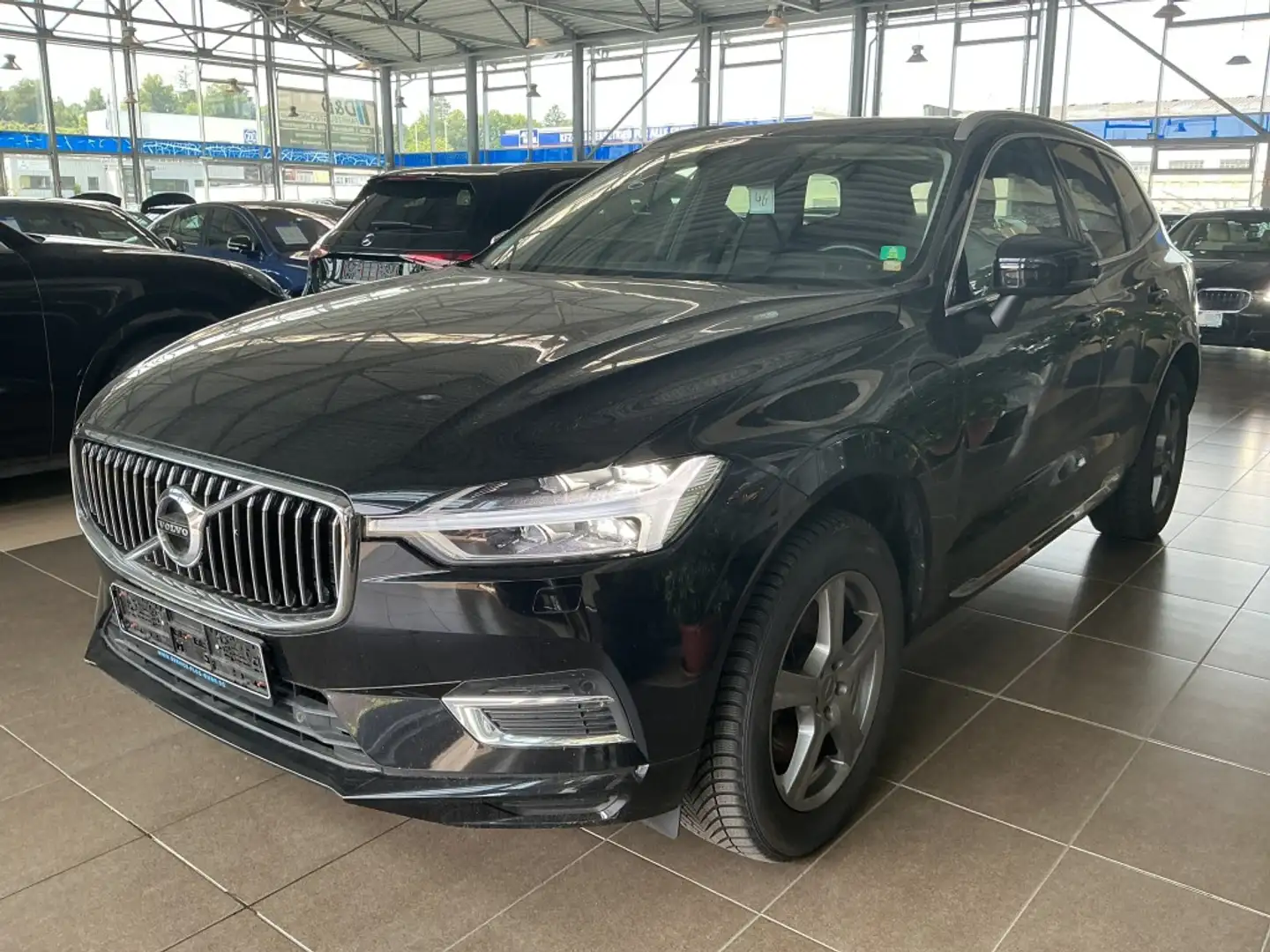 Volvo XC60 Inscription Recharge AWD*LED*R-Cam*Pano*AHK Schwarz - 1