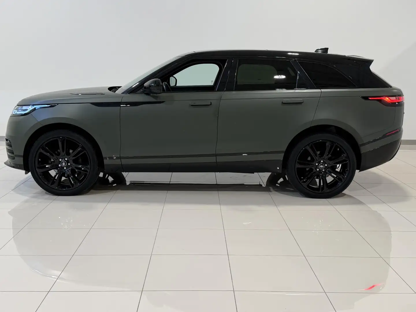 Land Rover Range Rover Velar 2.0 P250 Turbo AWD R-Dynamic SE | 22 Inch Gloss Bl Grau - 2