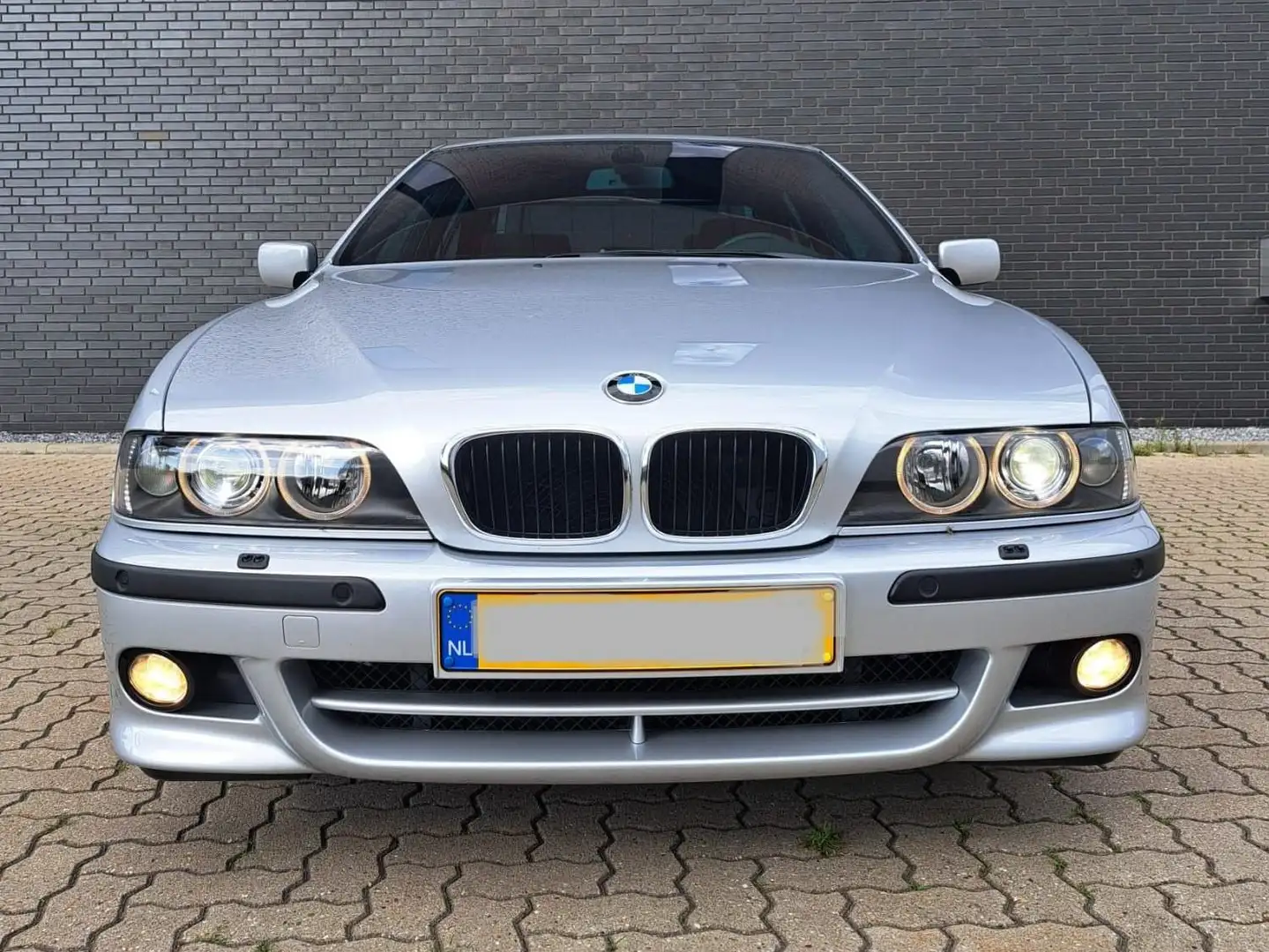 BMW 530 530i A Exclusive Серебристый - 1
