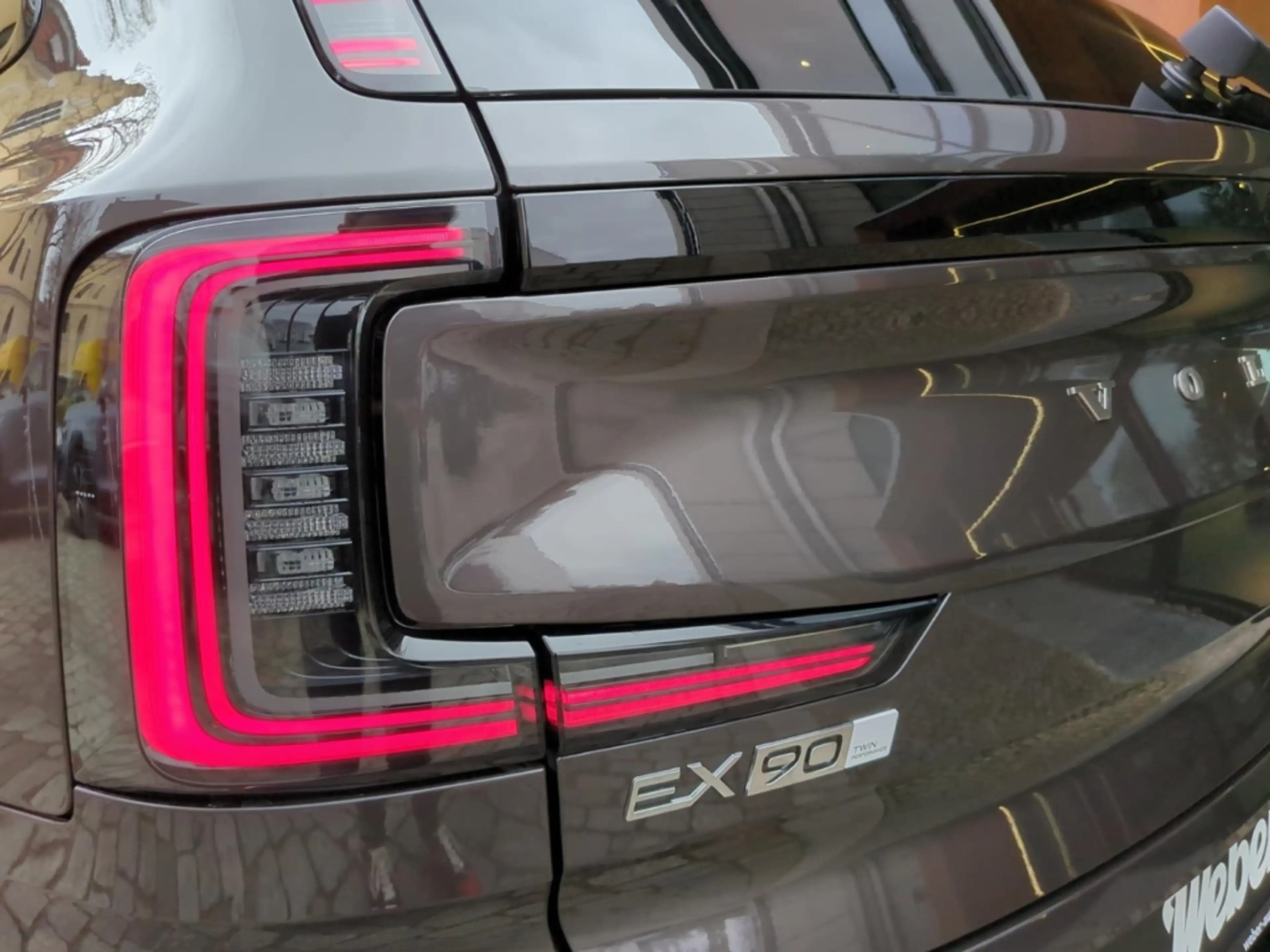 Volvo EX90 Twin Performance Ultra *B&W*AHK*ACC*7-Si* — photo 24