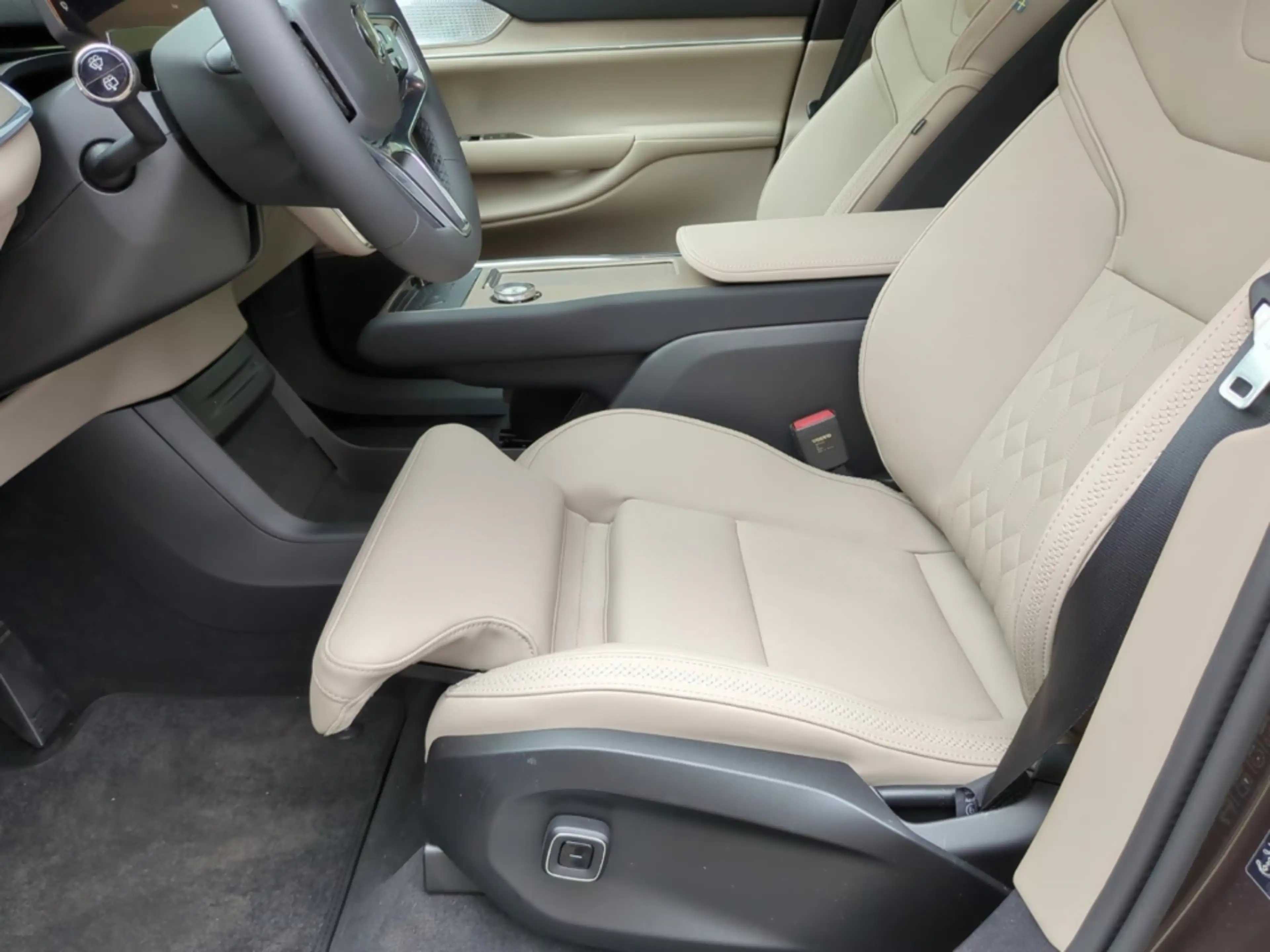Volvo EX90 Twin Performance Ultra *B&W*AHK*ACC*7-Si* — photo 29