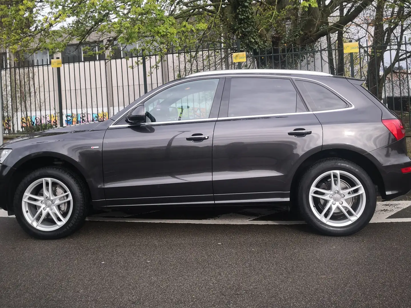 Audi Q5 2.0 TDi Quattro clean diesel S line Zwart - 1