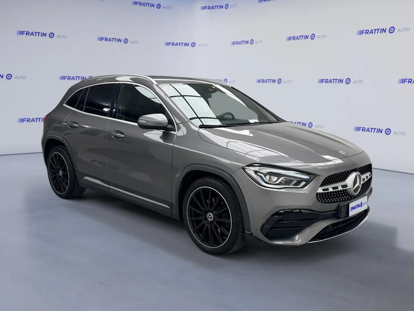 Mercedes-Benz GLA 180 D Automatic AMG Line Advanced Plus Gris - 2
