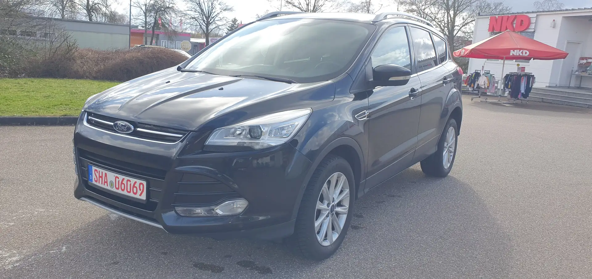 Ford Kuga 2.0 TDCi 4x4 132 KW Titanium Automatik*R.K* Xenon Noir - 1