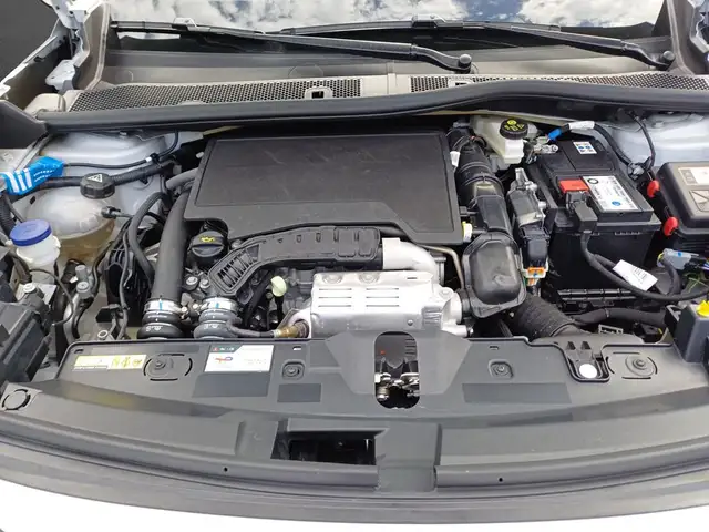 Peugeot 2008 view 5
