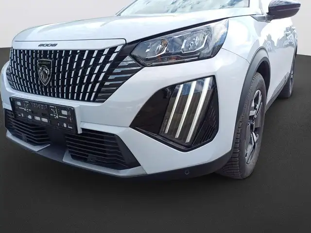 Peugeot 2008 view 9