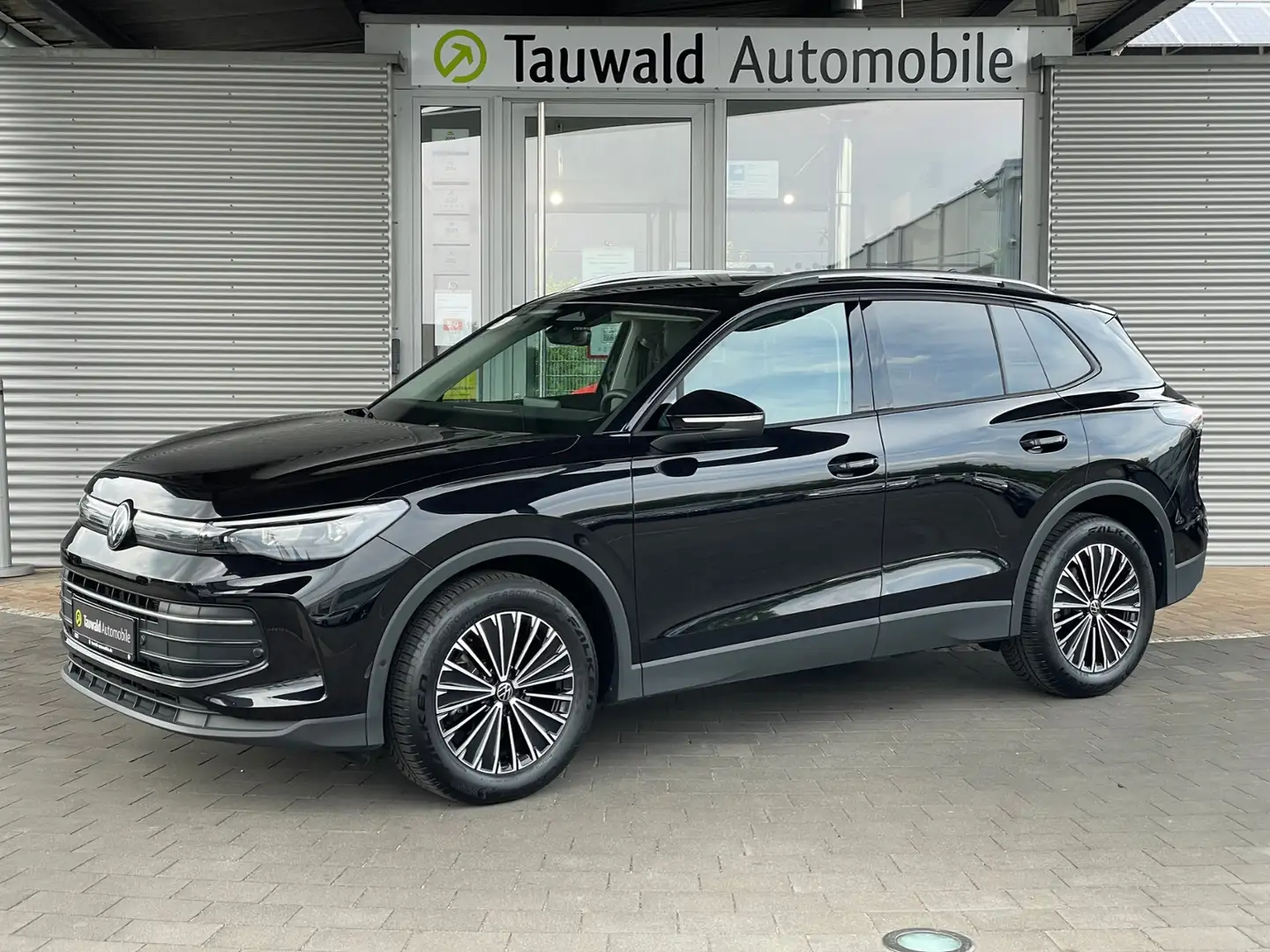 Volkswagen Tiguan III 1.5 eTSI DSG Life AHK/ACC/RFK/ALLSEASON Noir - 2