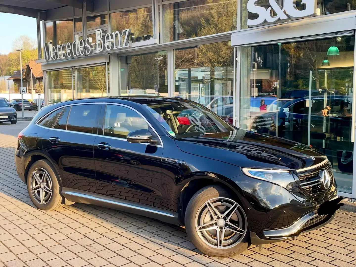 Mercedes-Benz EQC 400 EQC 400 4Matic AMG Line Schwarz - 1