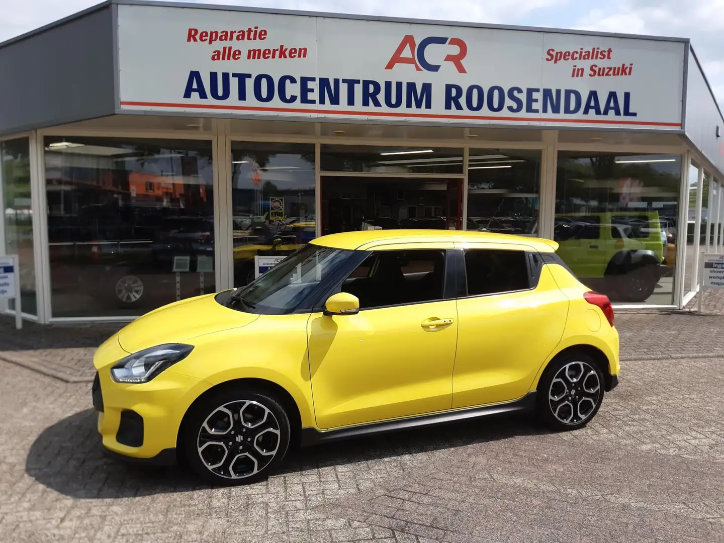 Suzuki Swift 1.4 Sport Smart Hybrid Geel - 1