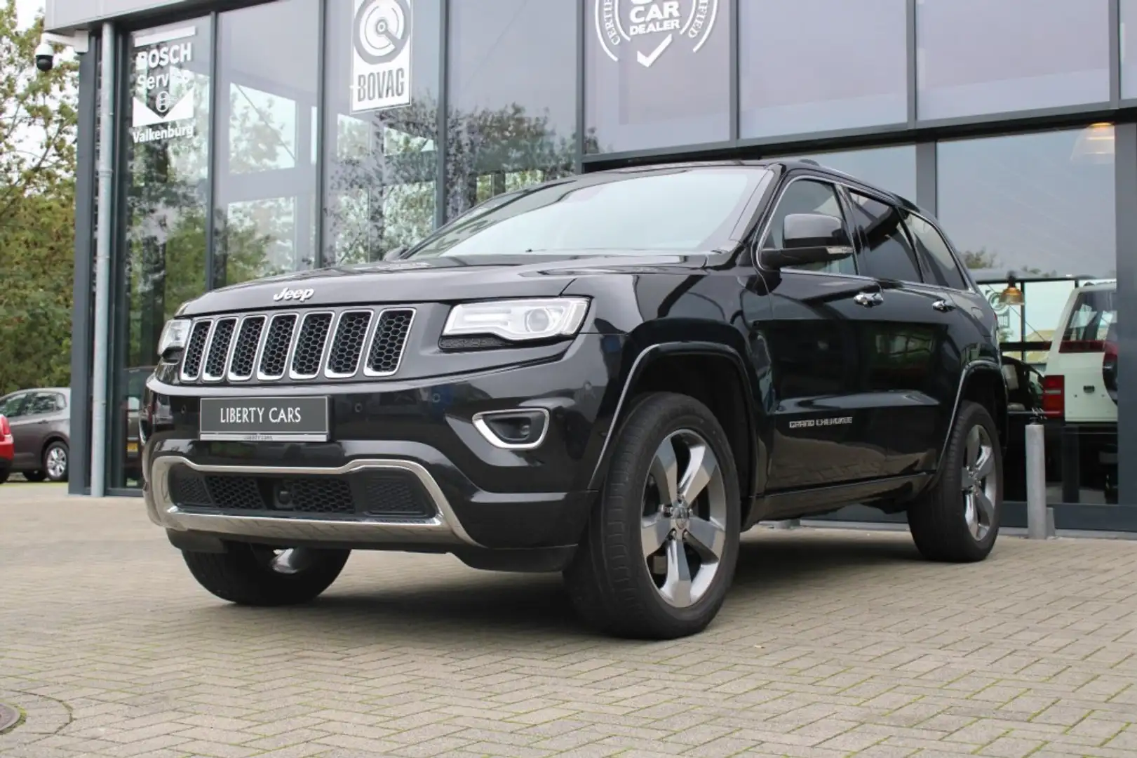 Jeep Grand Cherokee 5.7i V8 HEMI 4x4 Aut. OVERLAND / Luchtvering / Bor Noir - 1