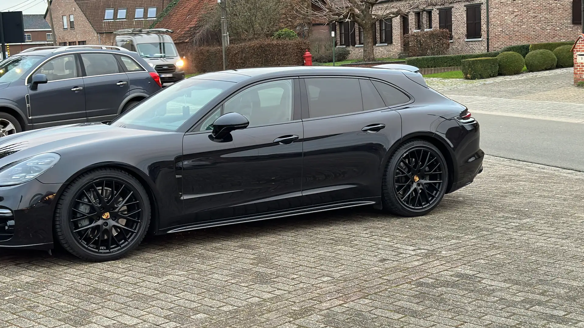 Porsche Panamera 4S Sport Turismo - 2