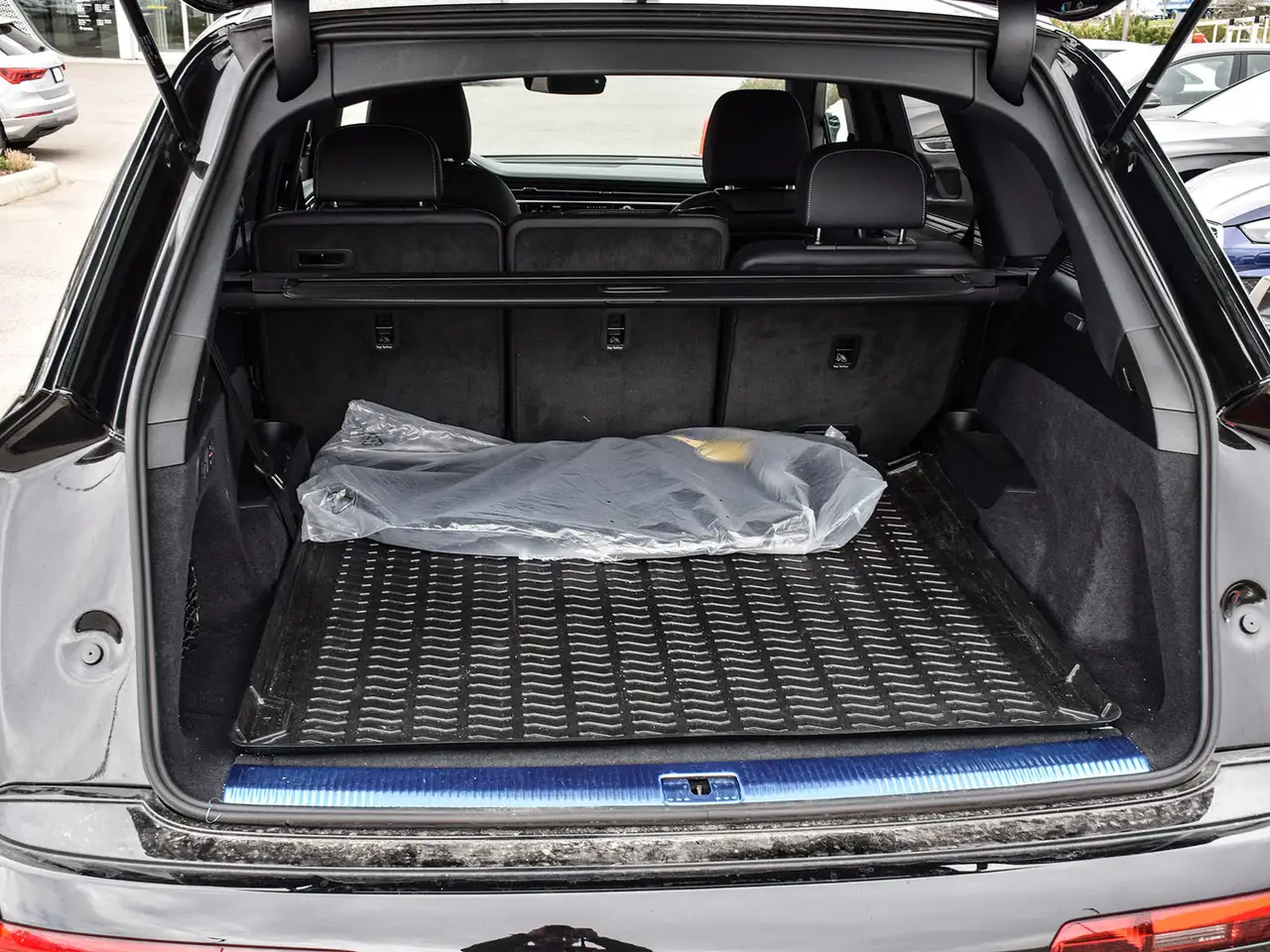 Audi Q7 снимка Audi Q7