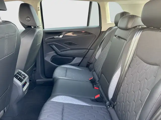 Volkswagen Tiguan view 9