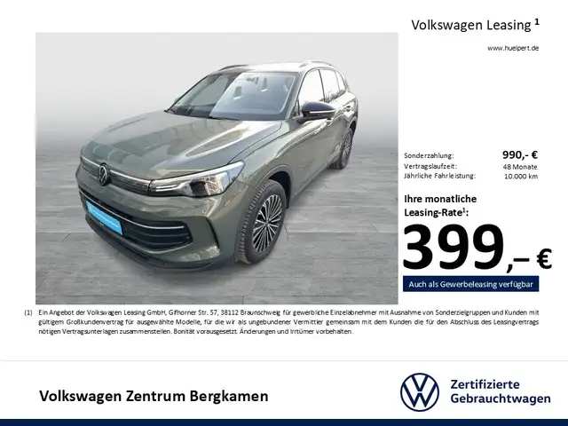 Volkswagen Tiguan view 3