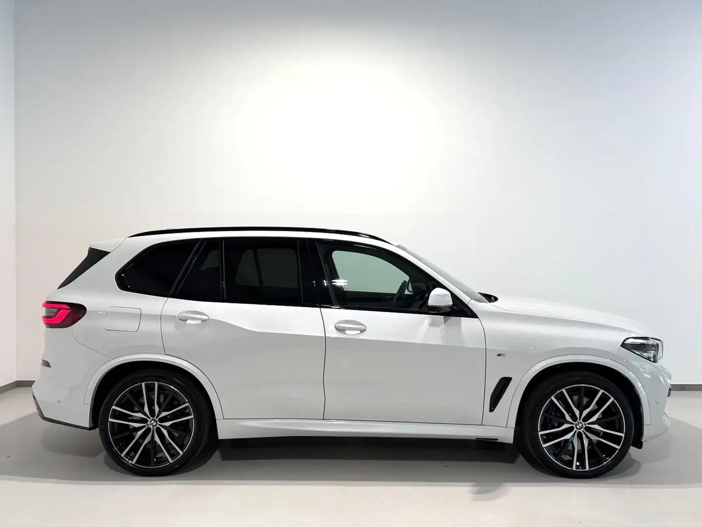 BMW X5 xDrive45e/M-Sport/Panorama/Sitzklima/HEAD-UP/Harm Weiß - 2