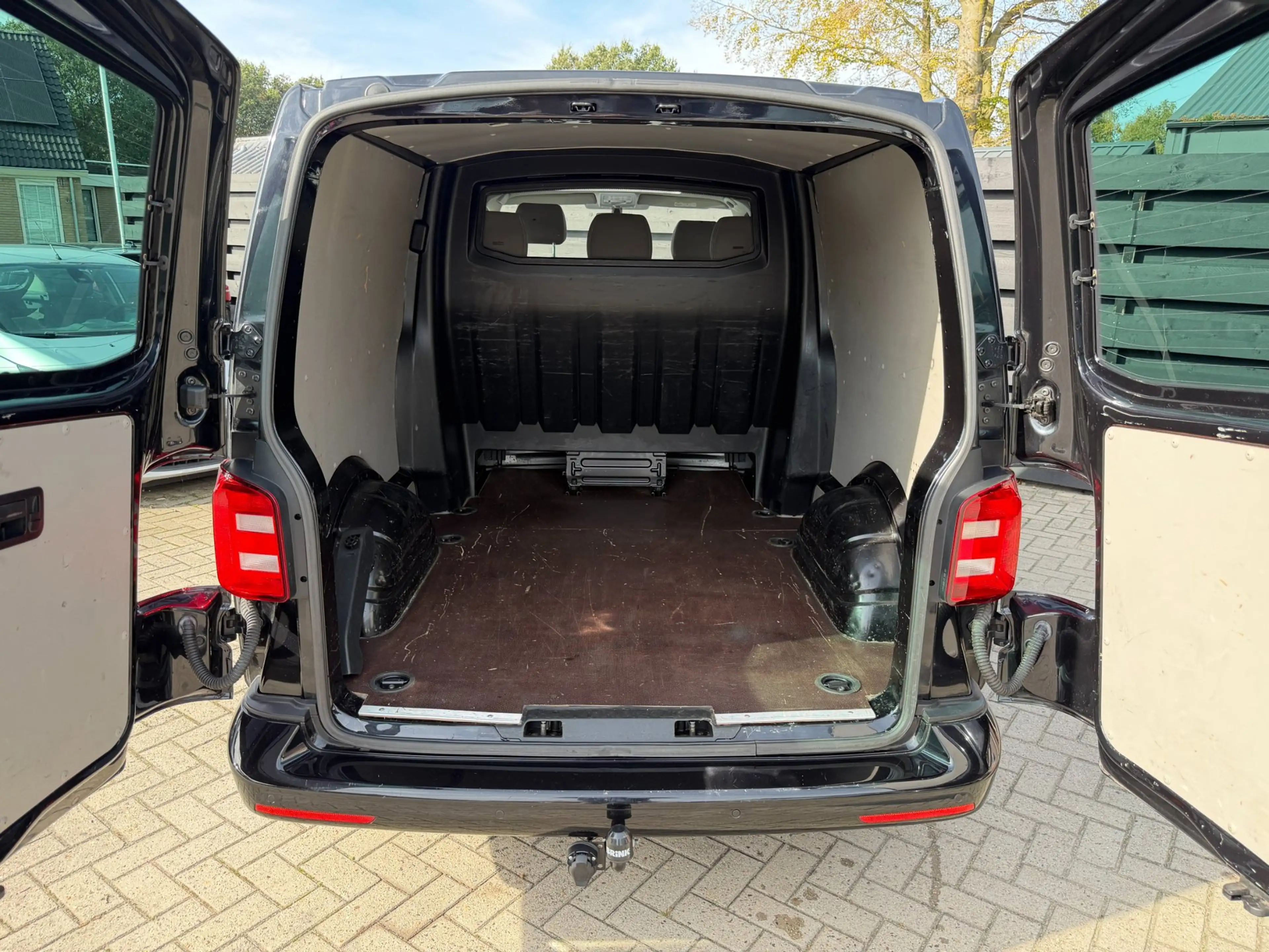 Volkswagen Transporter 2.0 TDI L2H1 DC Highline Schuifdak I Leder I Dubbe — photo 22