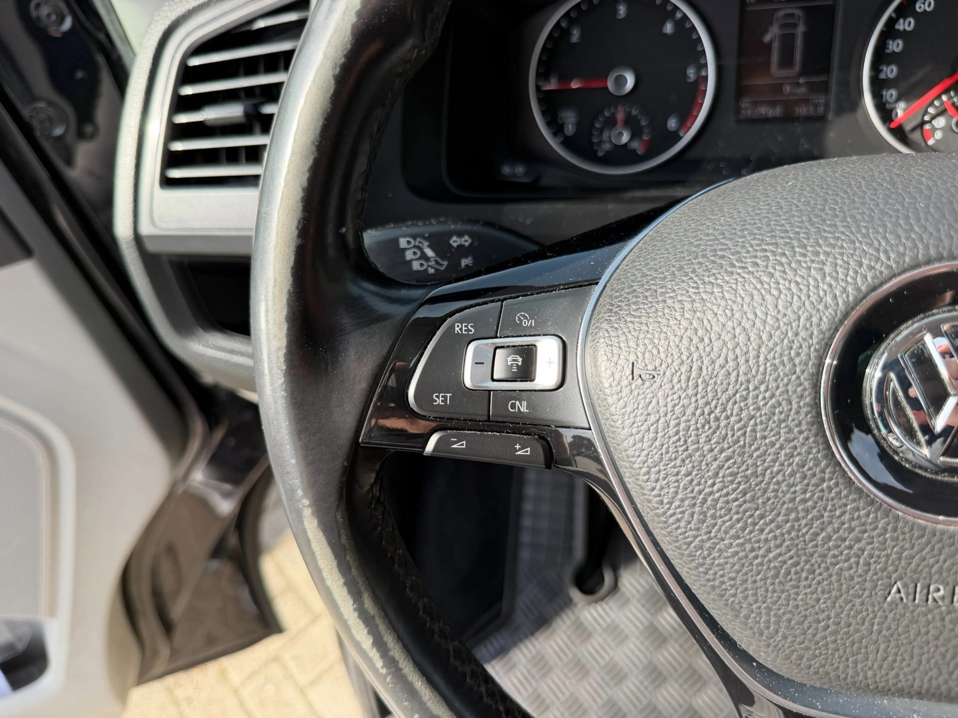 Volkswagen Transporter 2.0 TDI L2H1 DC Highline Schuifdak I Leder I Dubbe — photo 15