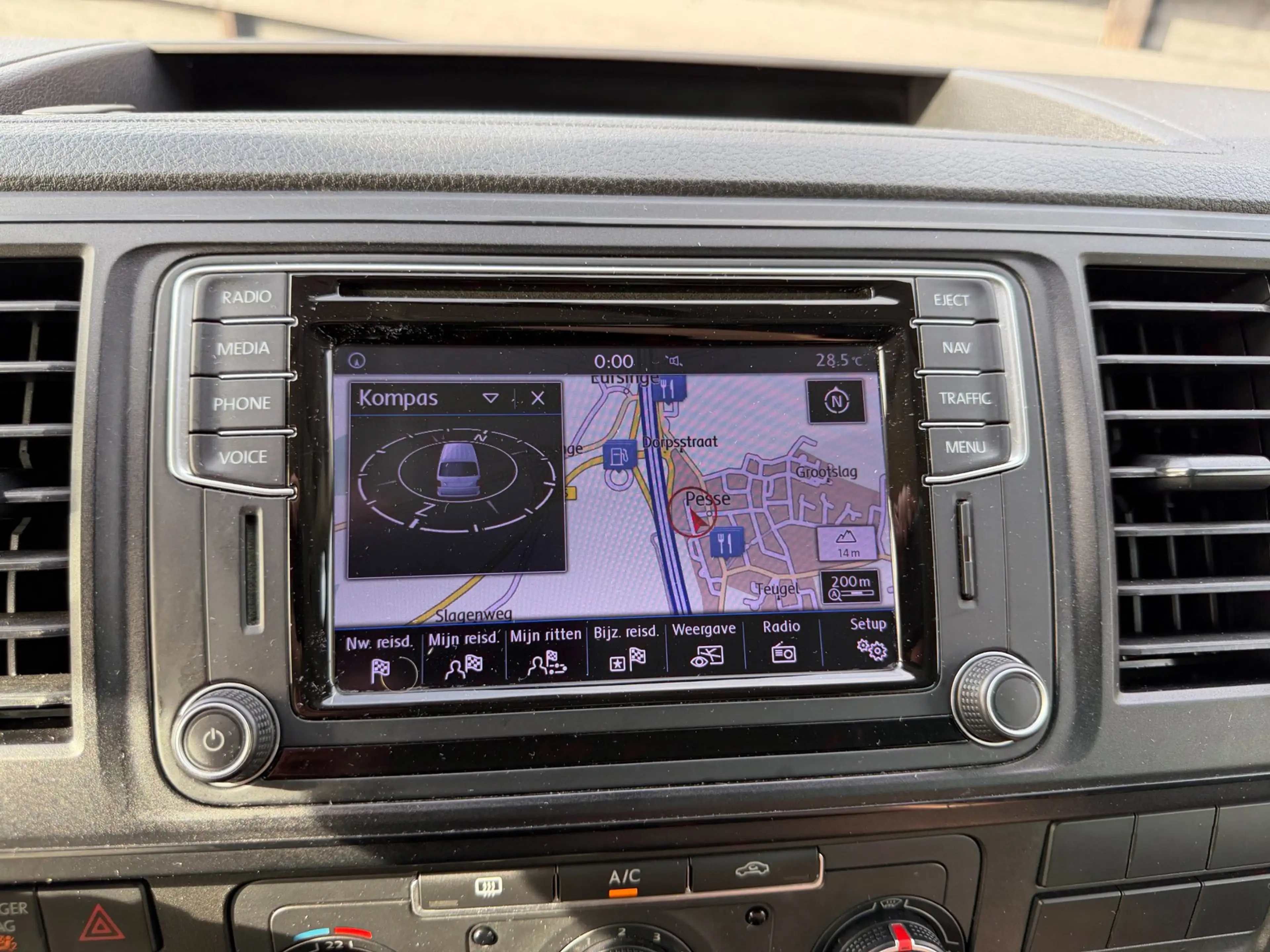 Volkswagen Transporter 2.0 TDI L2H1 DC Highline Schuifdak I Leder I Dubbe — photo 19
