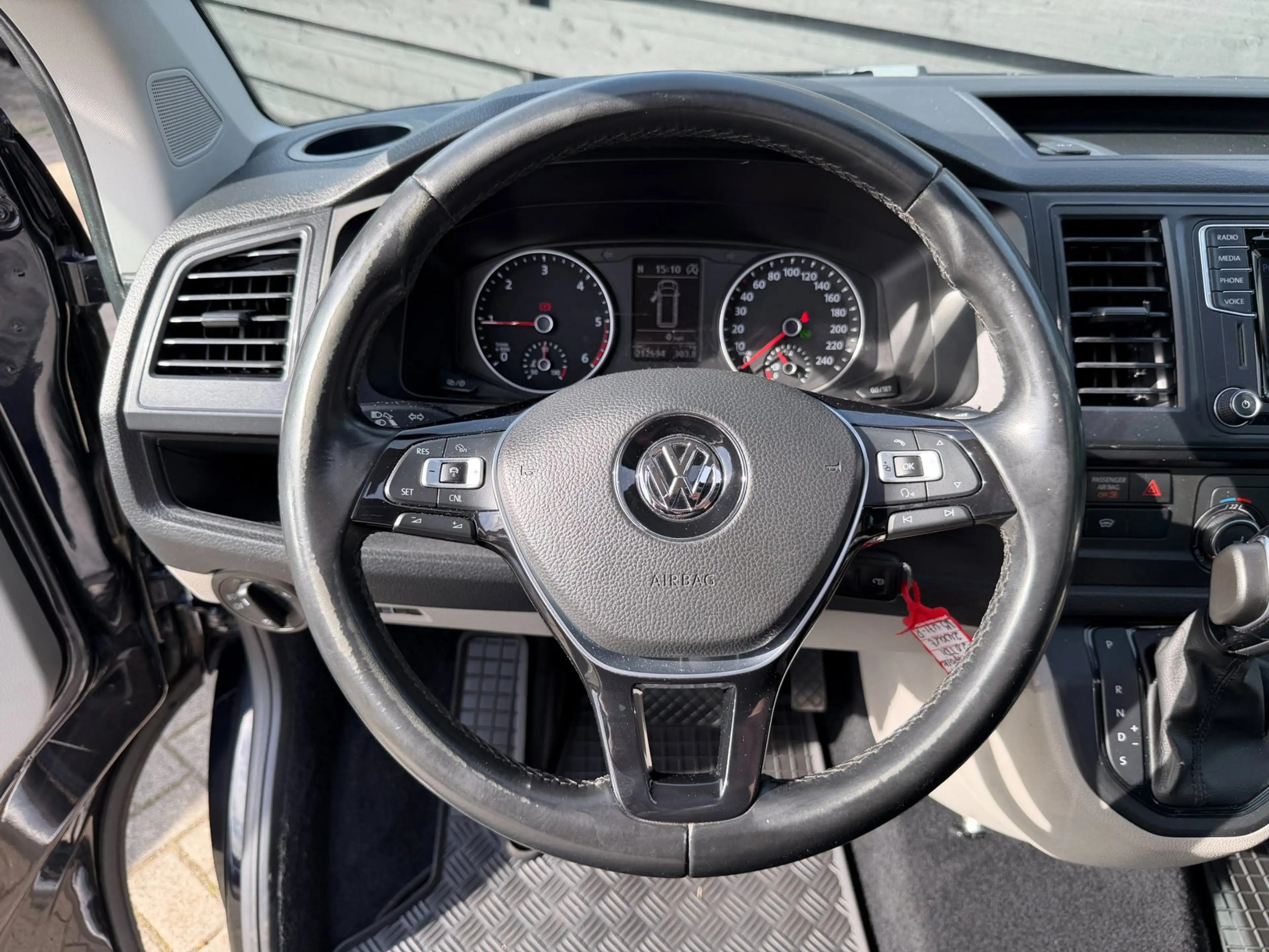 Volkswagen Transporter 2.0 TDI L2H1 DC Highline Schuifdak I Leder I Dubbe — photo 13