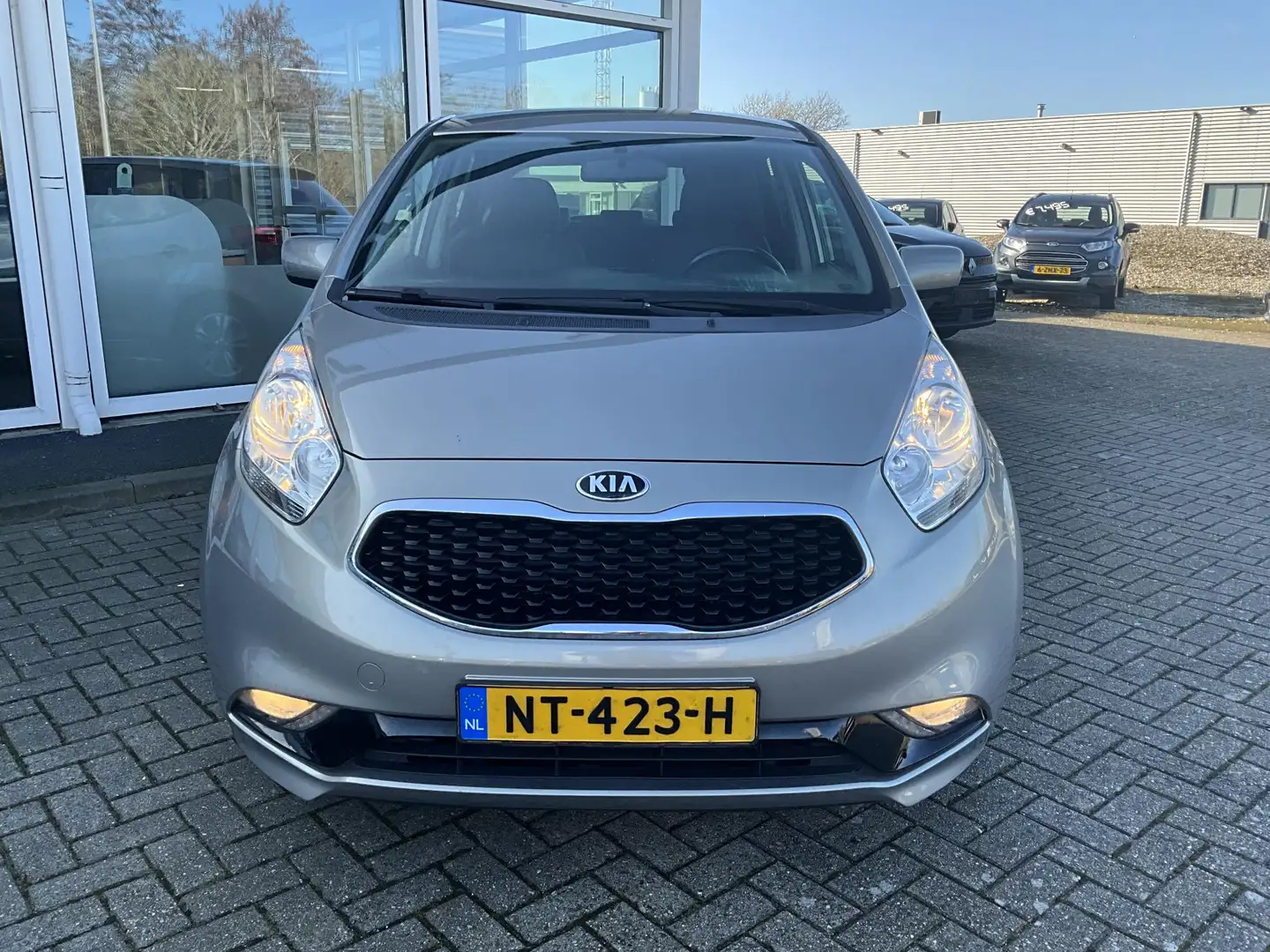 Kia Venga 1.4 CVVT DynamicPLusLine Grau - 2