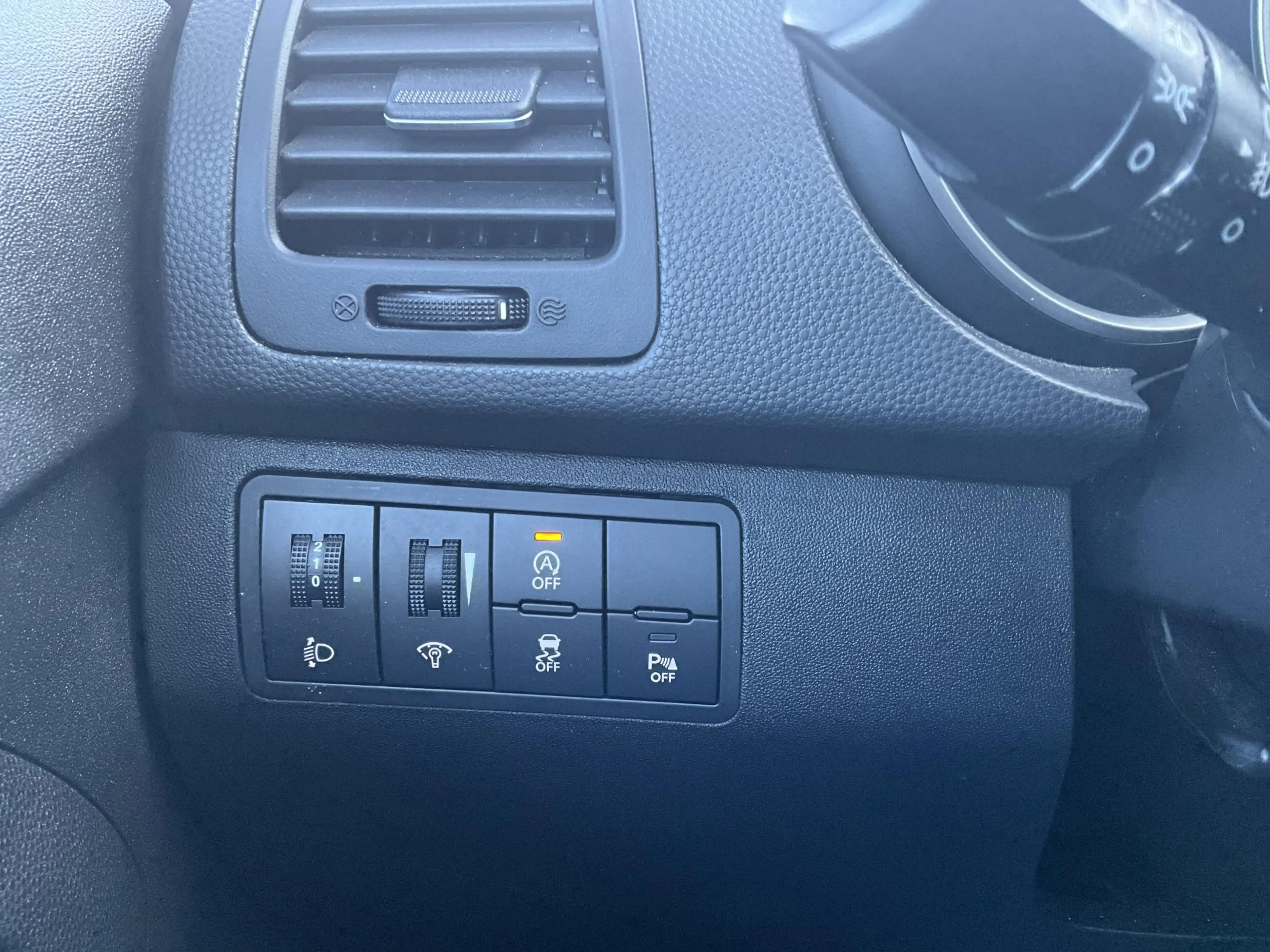 Kia Venga 1.4 CVVT DynamicPLusLine — photo 10
