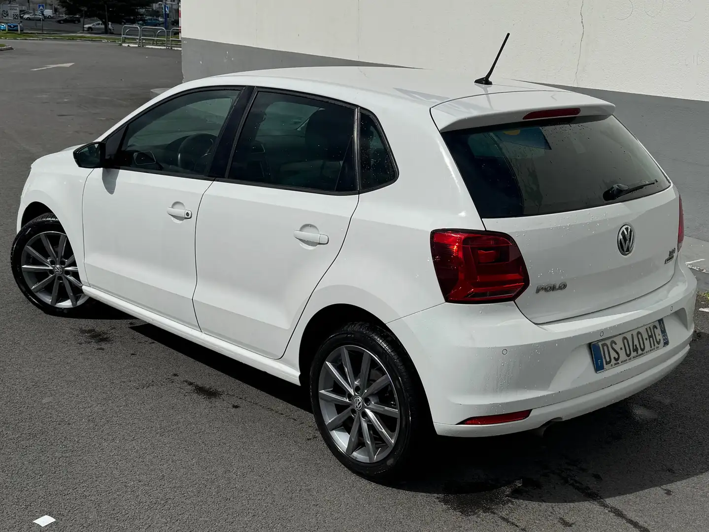 Volkswagen Polo Polo 1.4 TDI 90  Série Spéciale Cup Blanc - 1
