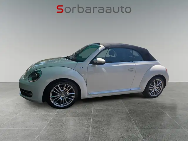 Volkswagen Beetle view 2