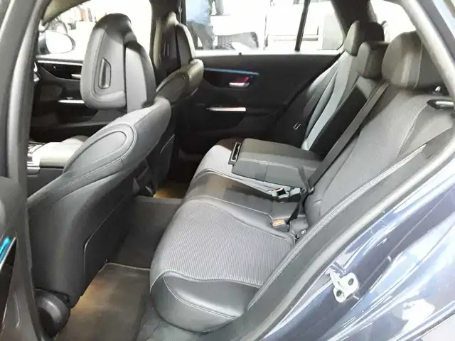 Mercedes-Benz C-Class view 13