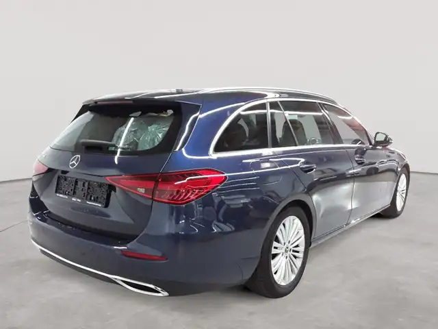 Mercedes-Benz C-Class view 4