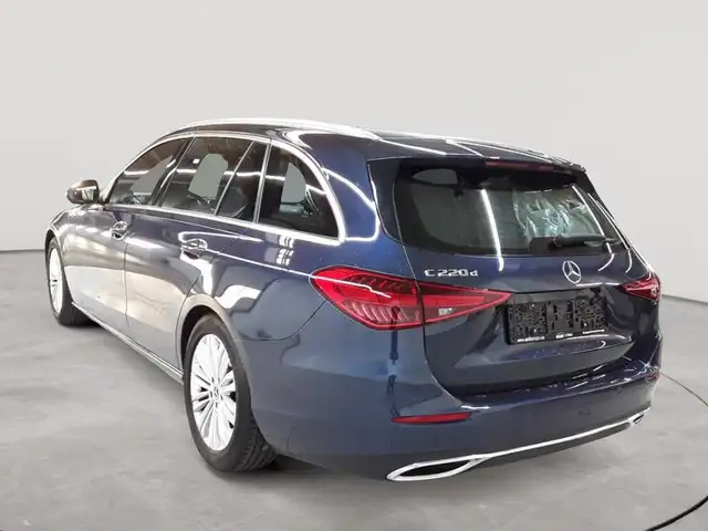 Mercedes-Benz C-Class view 5