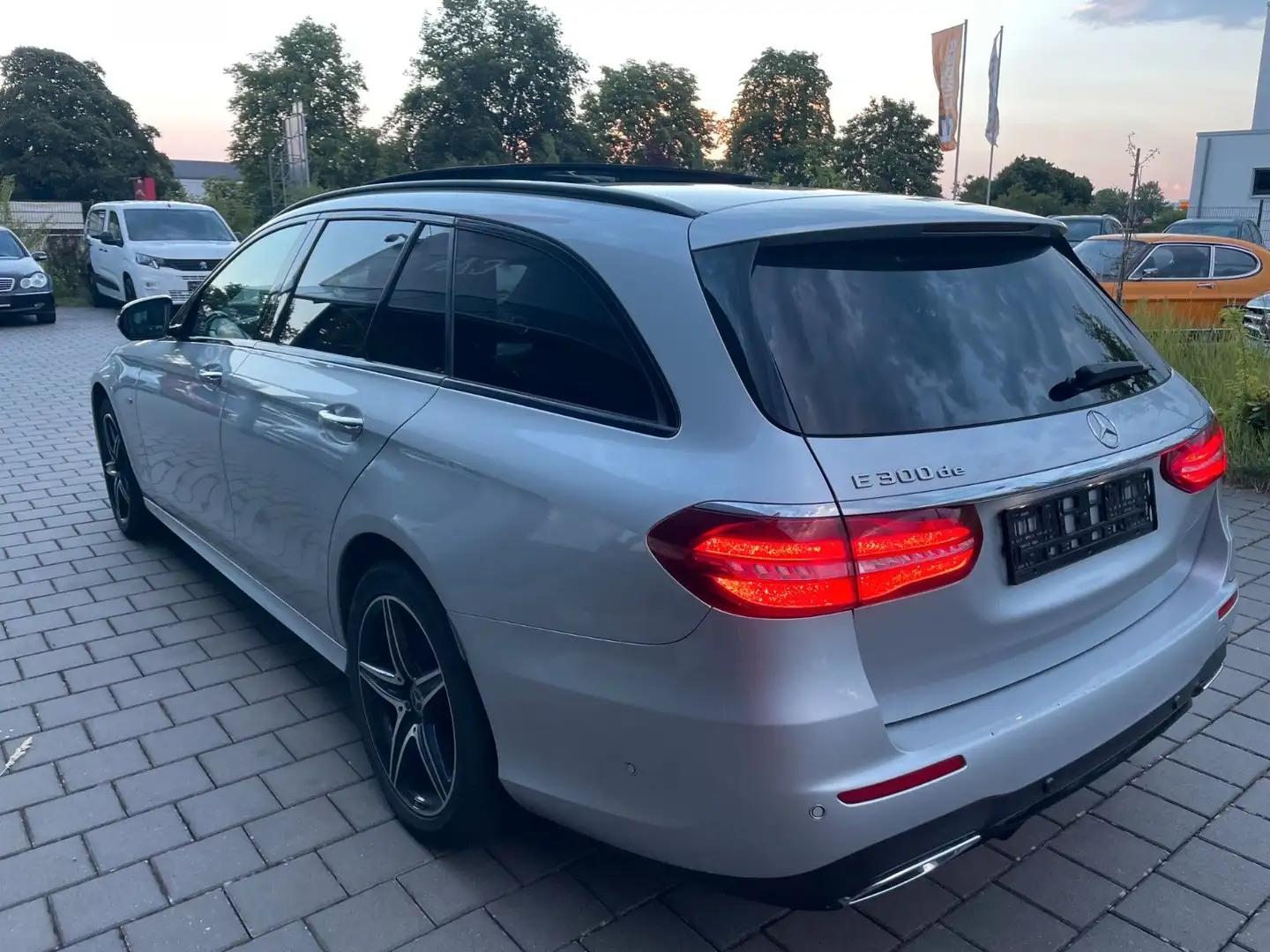 Mercedes-Benz E 300 de T 9G-Tronic AMG-Line Motorschaden Argento - 2