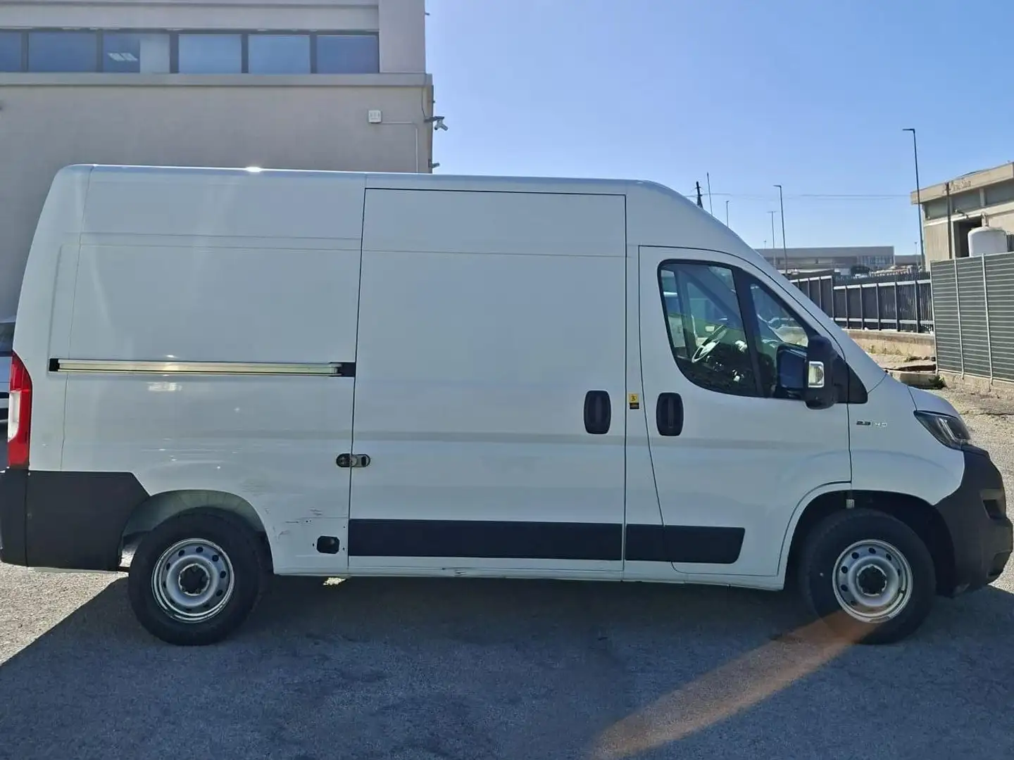 Fiat Ducato 33 MH2 2.3MJ FURG.PASSO MEDIO TETTO ALTO 3 P.-2020 Blanco - 2