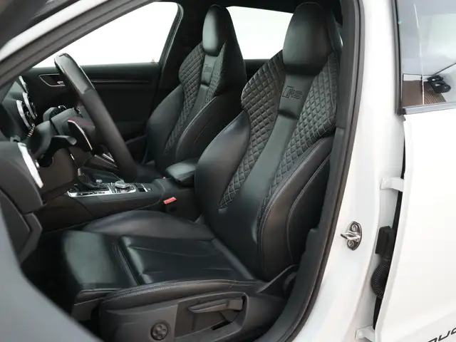 Audi RS3 view 10